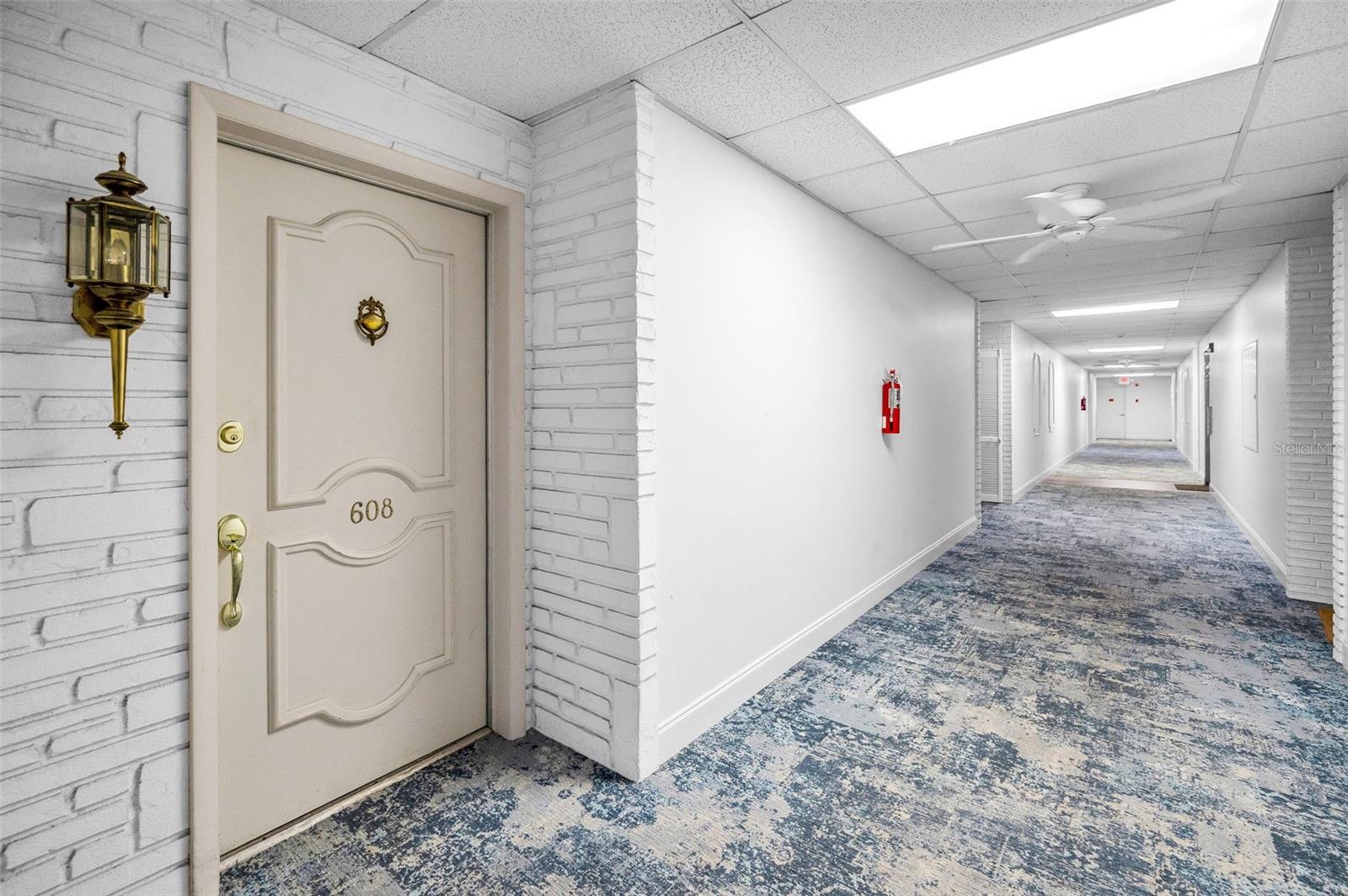 HARBOUR CLUB CONDO 3 - Residential