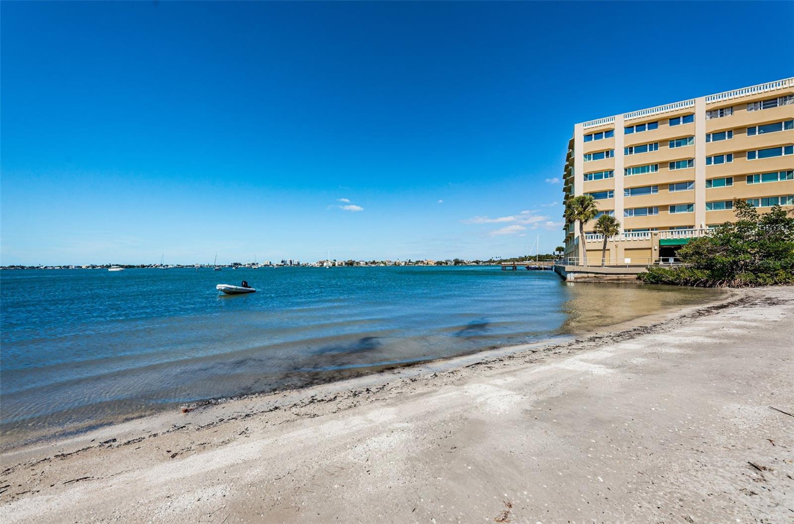 HARBOUR CLUB CONDO 3 - Residential