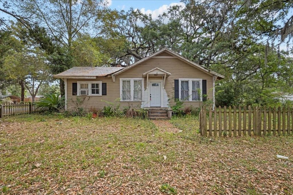 Photo of 518 NE 2nd Street, Trenton, FL 32693 (MLS # GC539177)