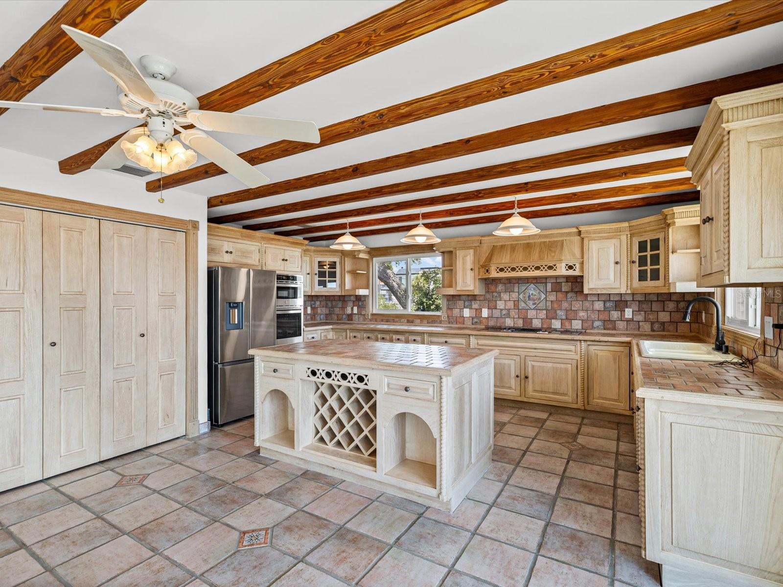 SEA BREEZE ISLAND - Residential