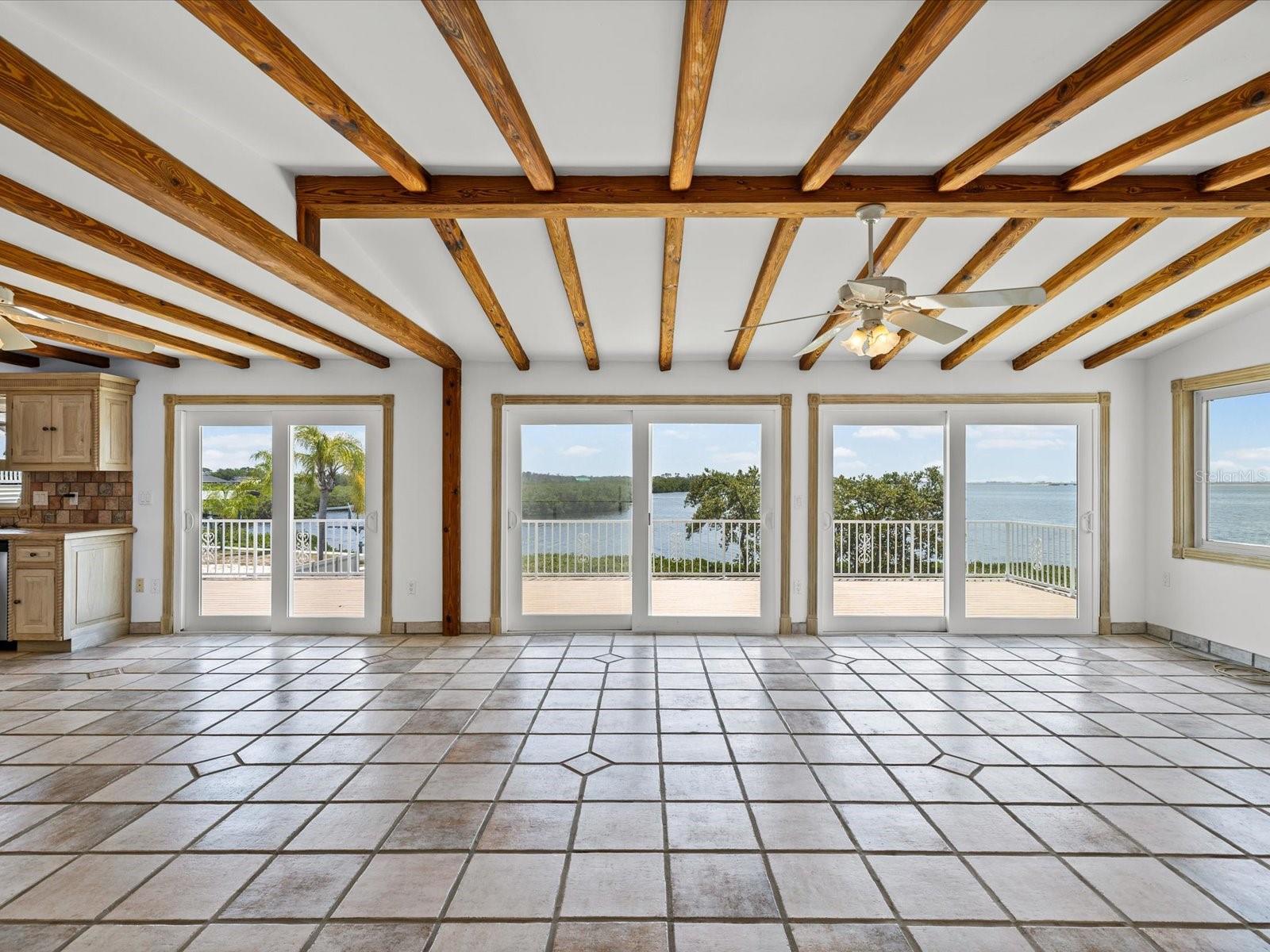 SEA BREEZE ISLAND - Residential