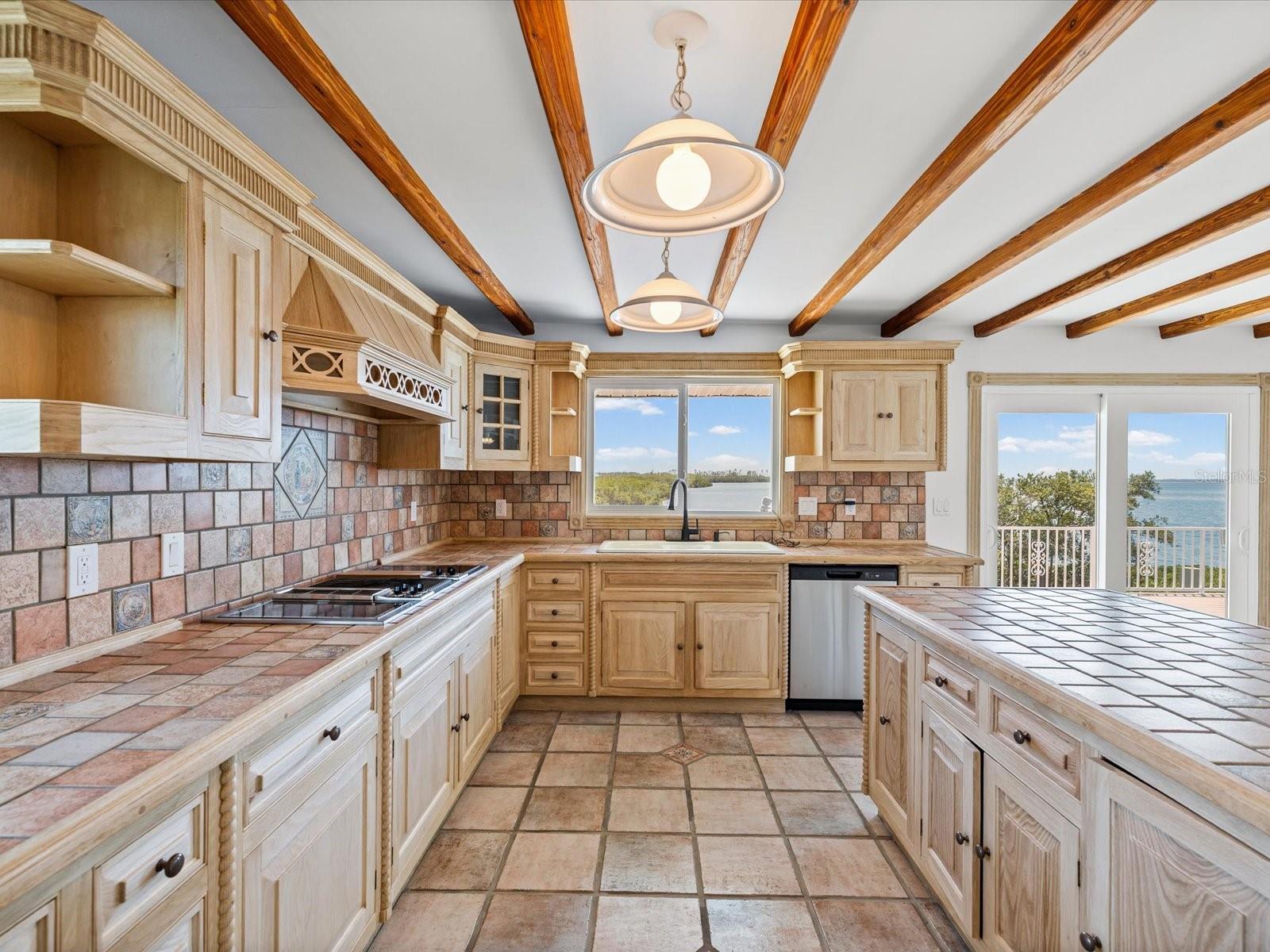 1647 SEA BREEZE DRIVE