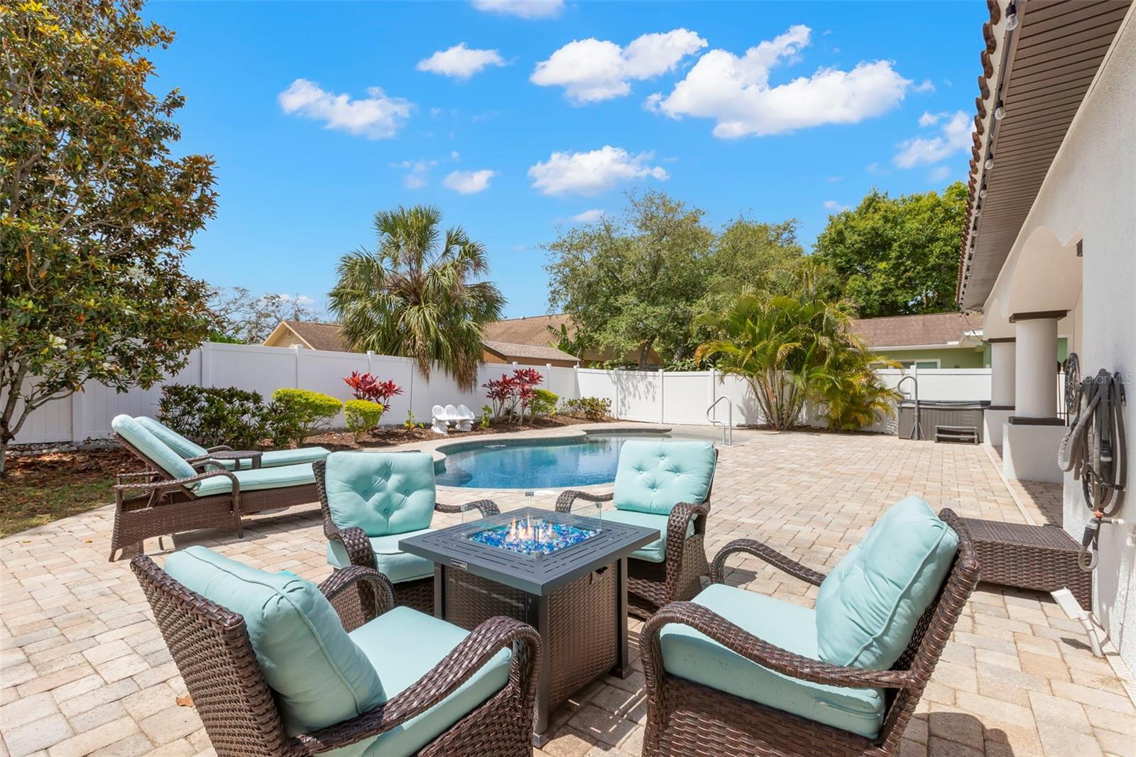 RIVERSIDE ESTATES - Residential