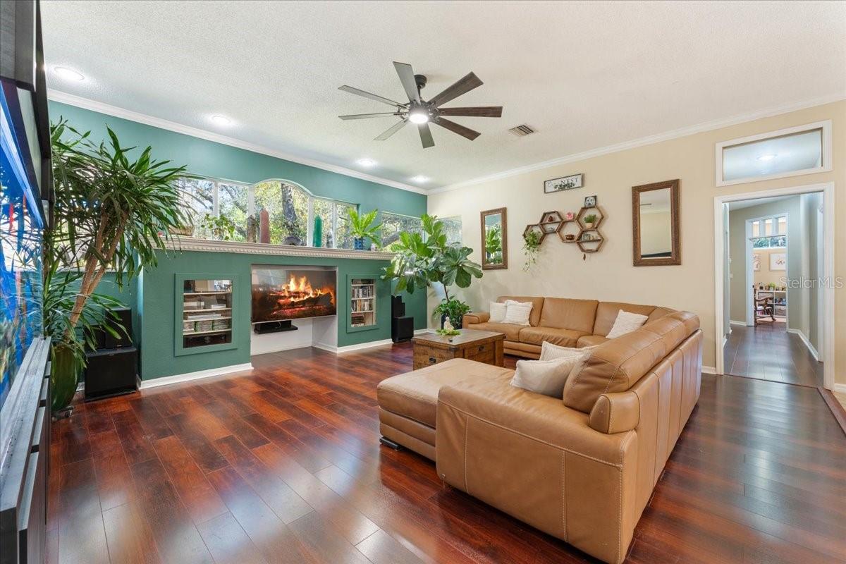 SPRING HILL - Residential