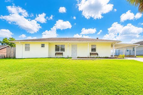 Photo of 2970 Lagoon Avenue, Deltona, FL 32738 (MLS # FC318862)