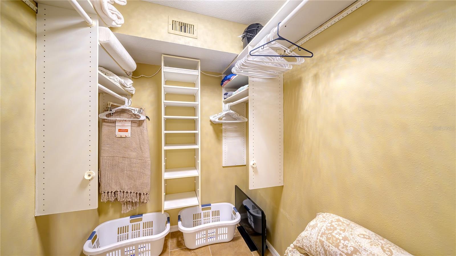 WHISPERING SANDS SEC 7 - Residential