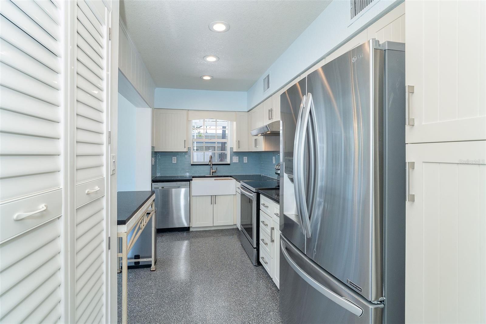 LEMON BAY ESTATES - Residential