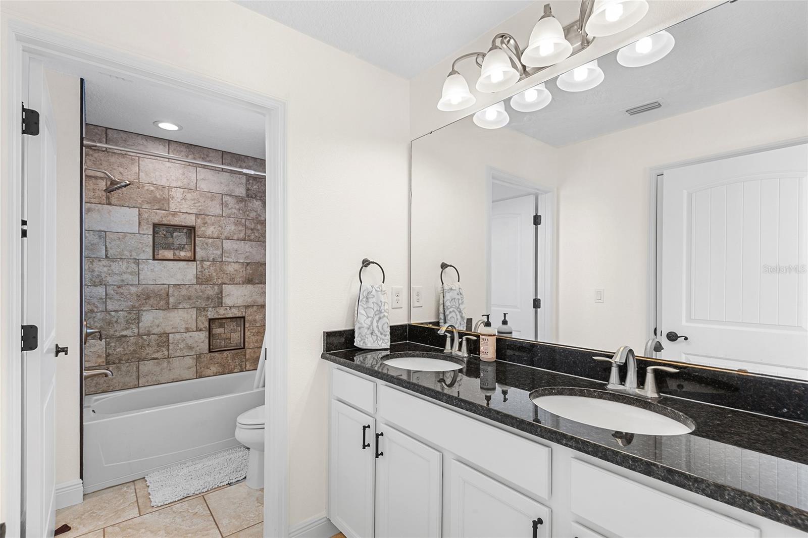 ESTATES AUBURNDALE PH 02 - Residential