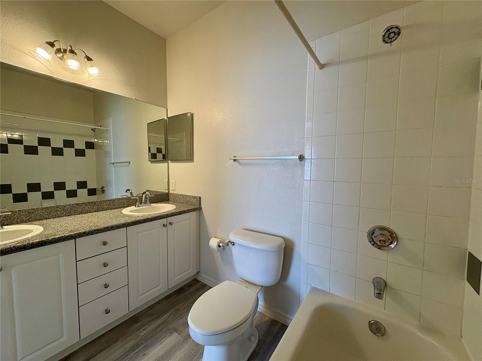 CAROLINA LANDINGS AT UNIVERSITY PLACE A - Residential Lease