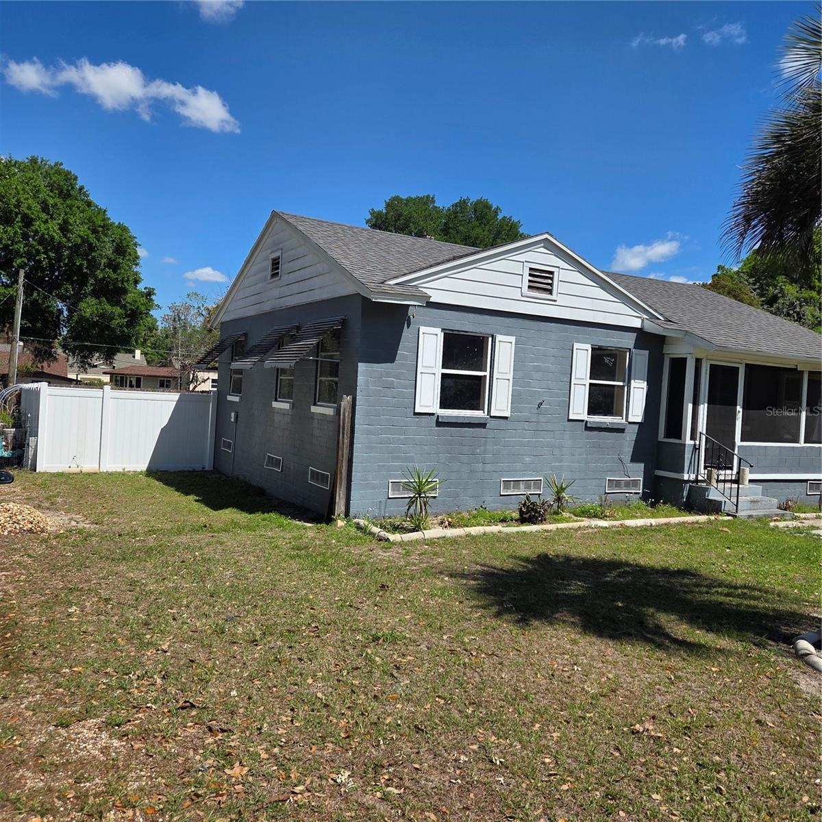 LEESBURG HILLSIDE MANOR - Residential