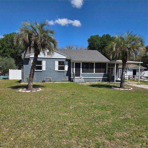Photo of 2306 Butler Street, Leesburg, FL 34748 (MLS # G5110106)