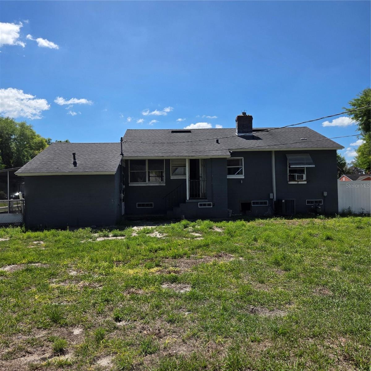 LEESBURG HILLSIDE MANOR - Residential