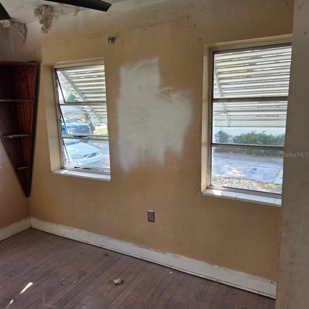 LEESBURG HILLSIDE MANOR - Residential