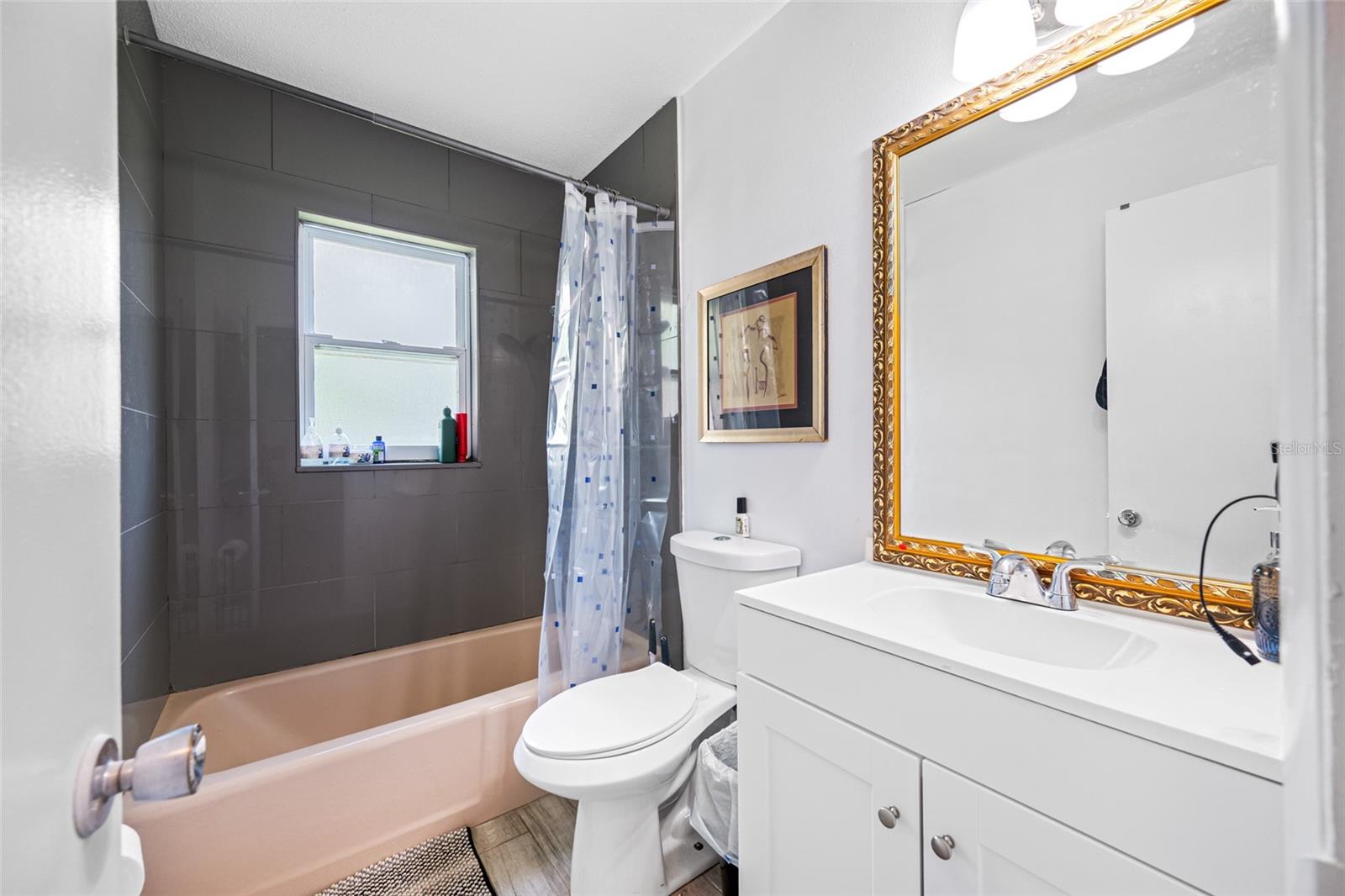 ALCONA ESTATES - Residential Income