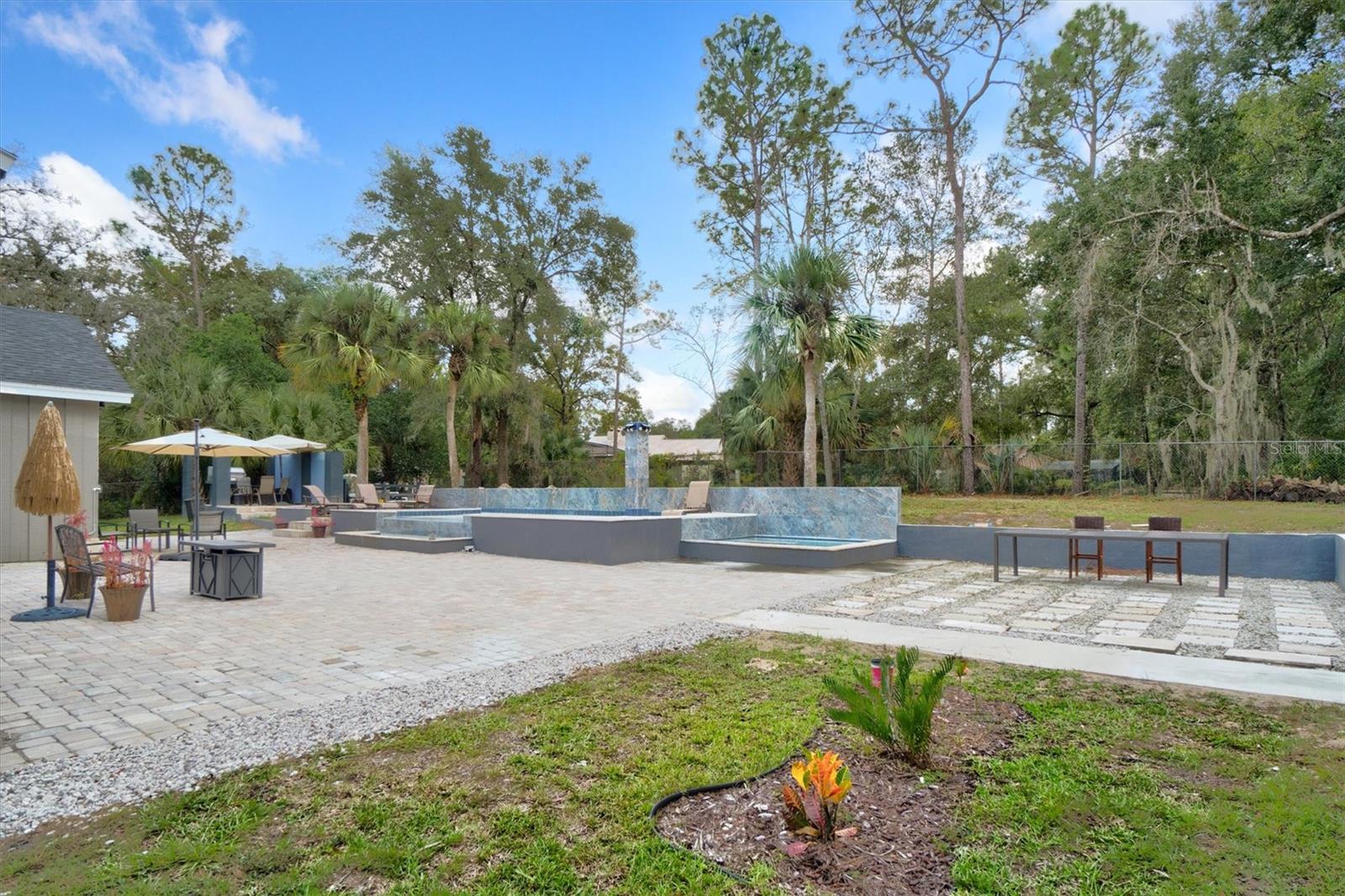 DAWN ESTATES - Residential Lease