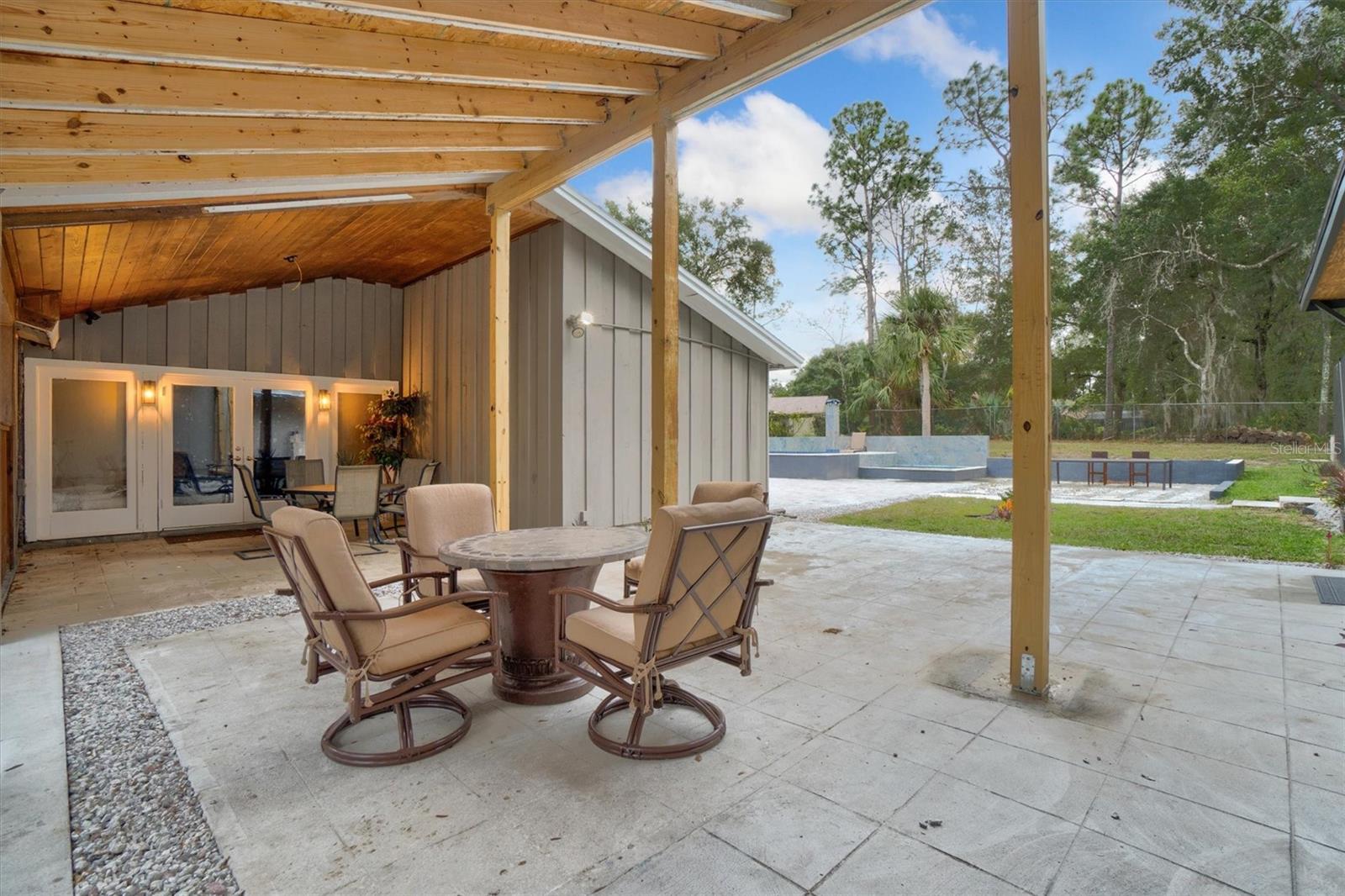 DAWN ESTATES - Residential Lease