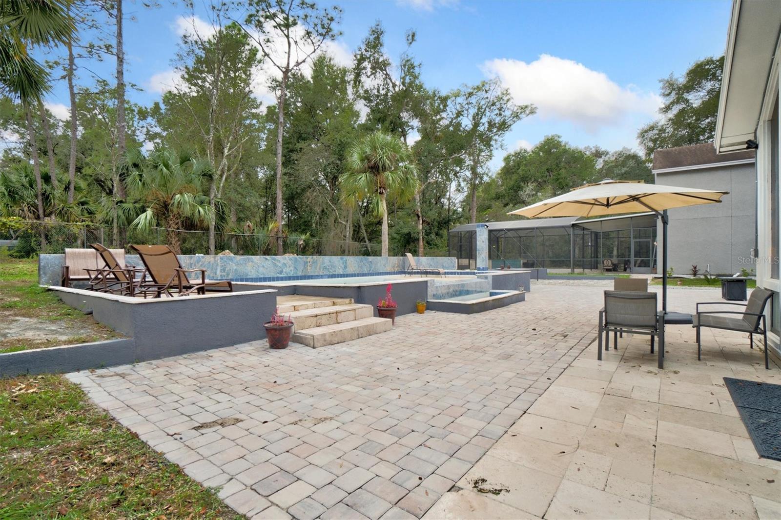 DAWN ESTATES - Residential Lease