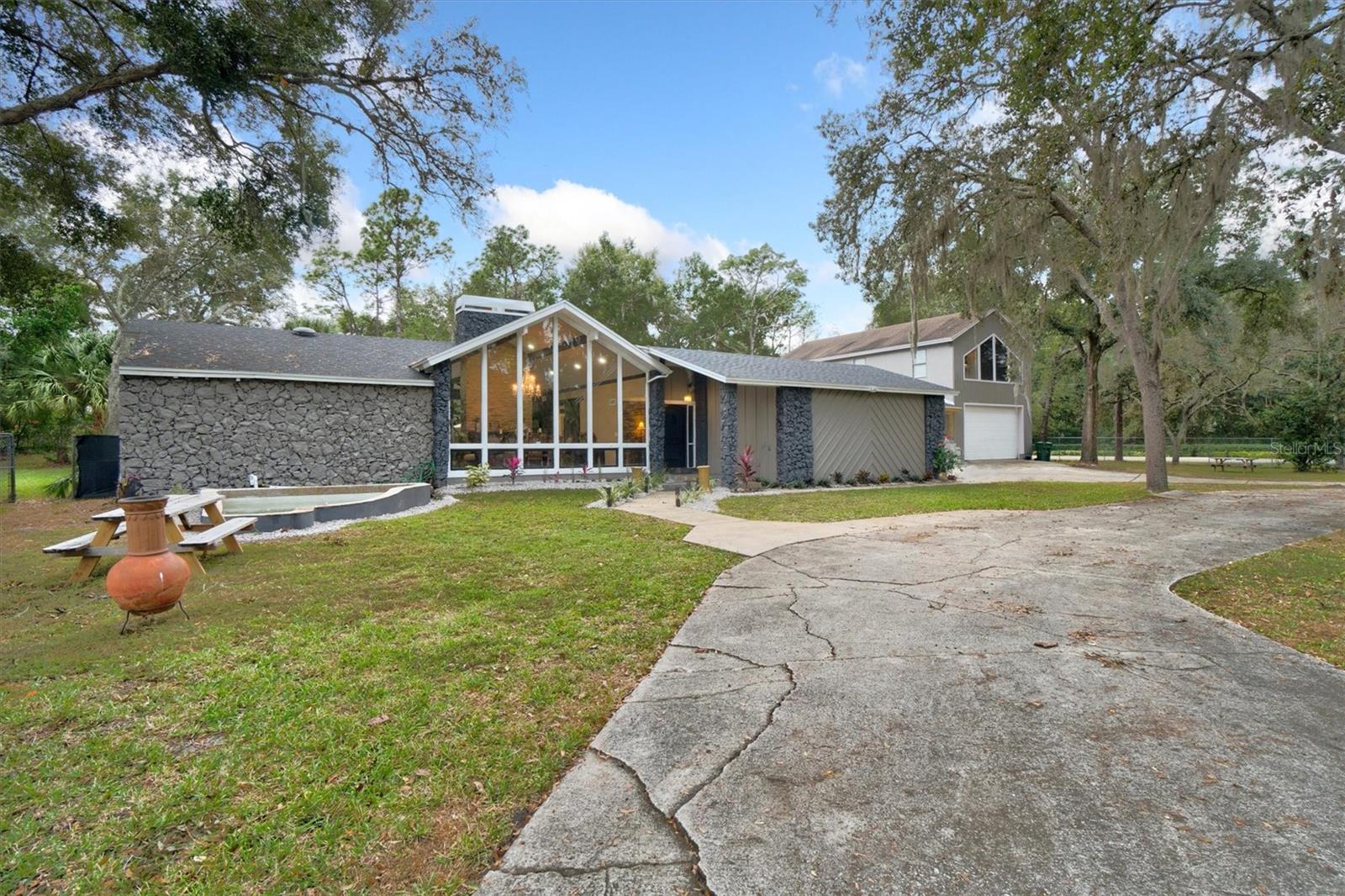 DAWN ESTATES - Residential Lease