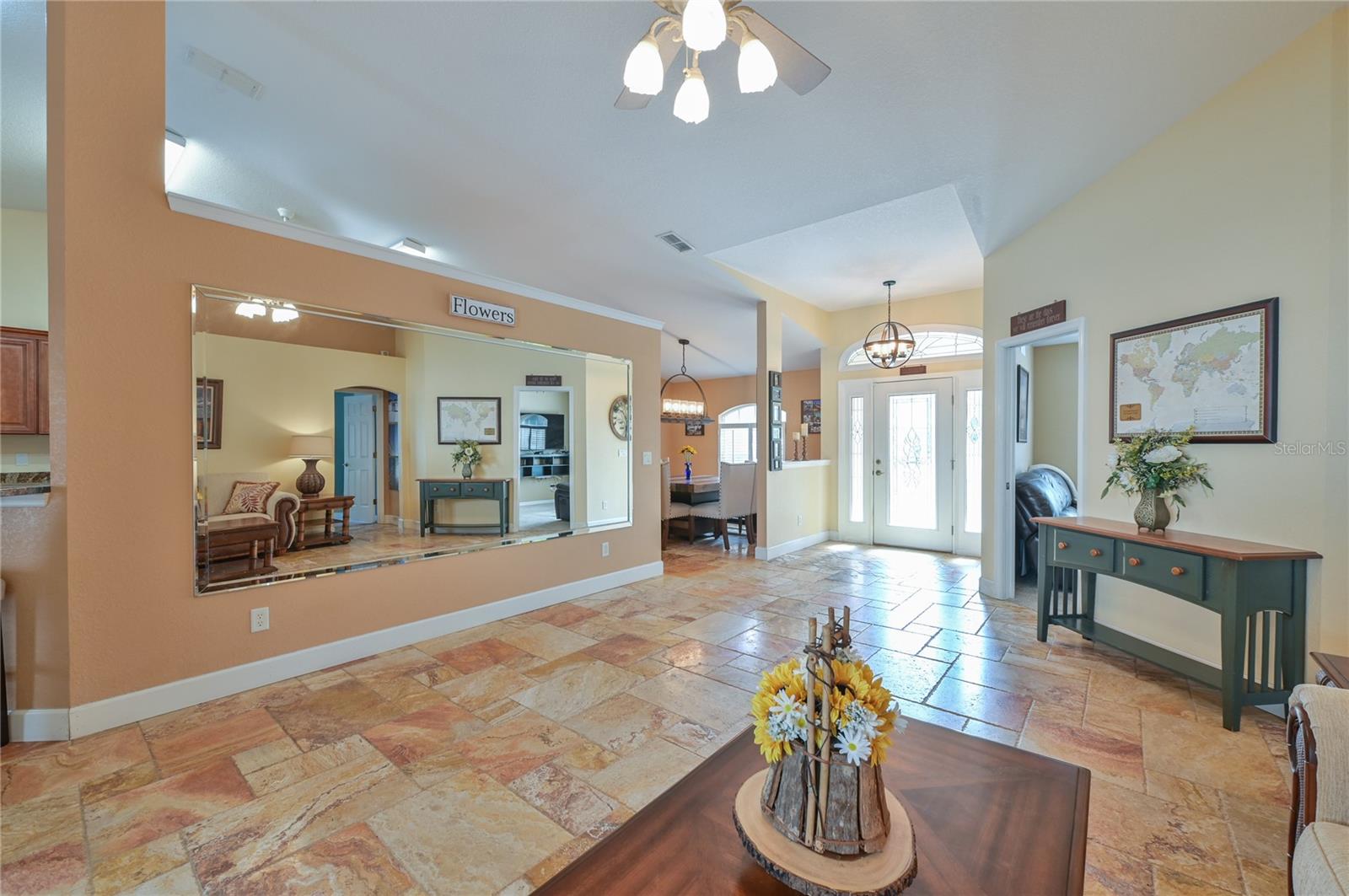 ROLLING HILLS - Residential