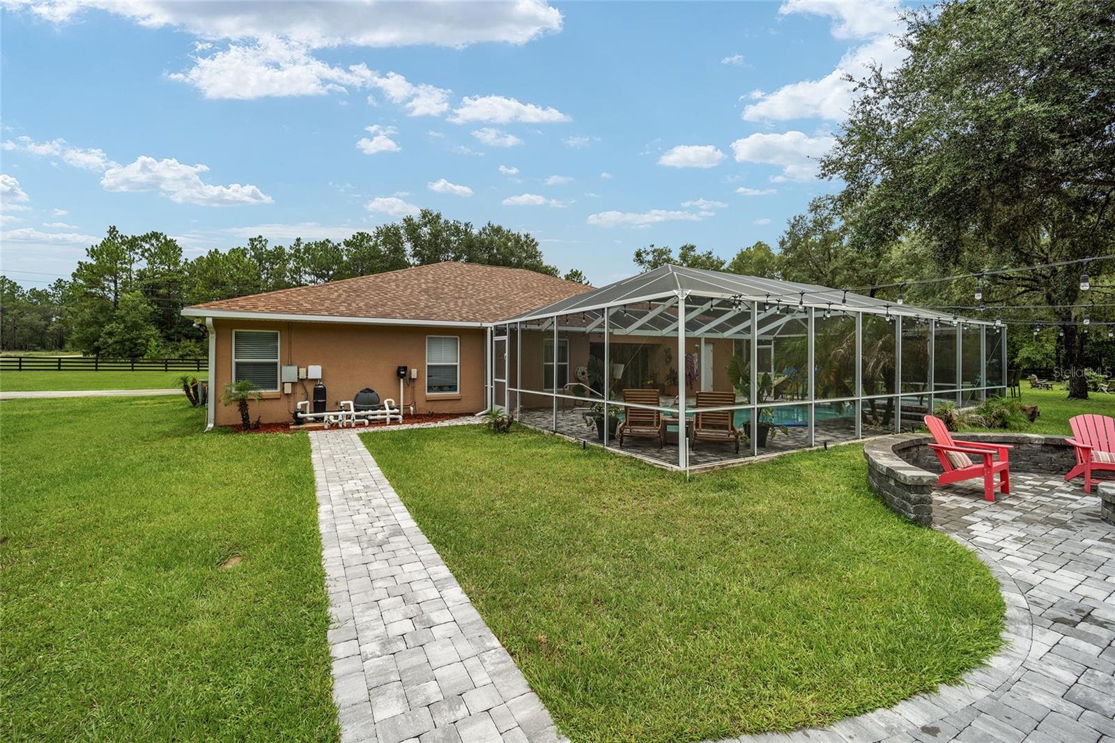 ROLLING HILLS - Residential