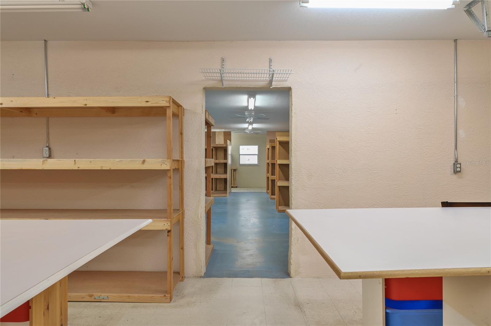 ROLLING HILLS - Residential