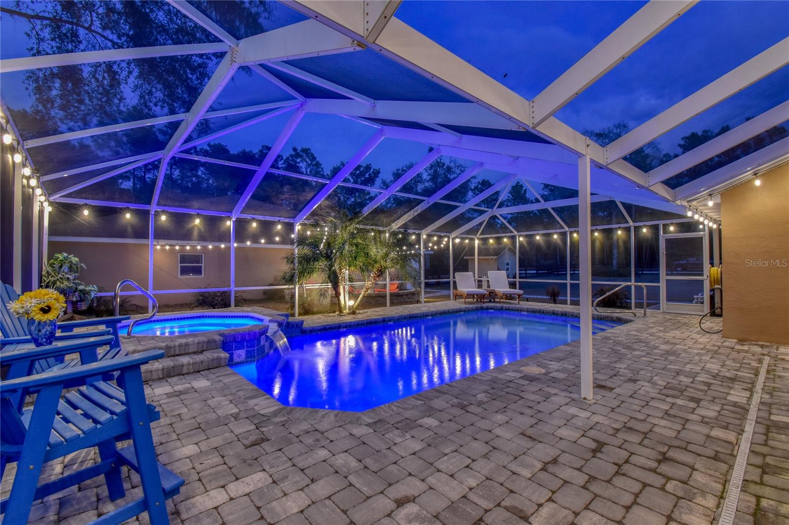 ROLLING HILLS - Residential