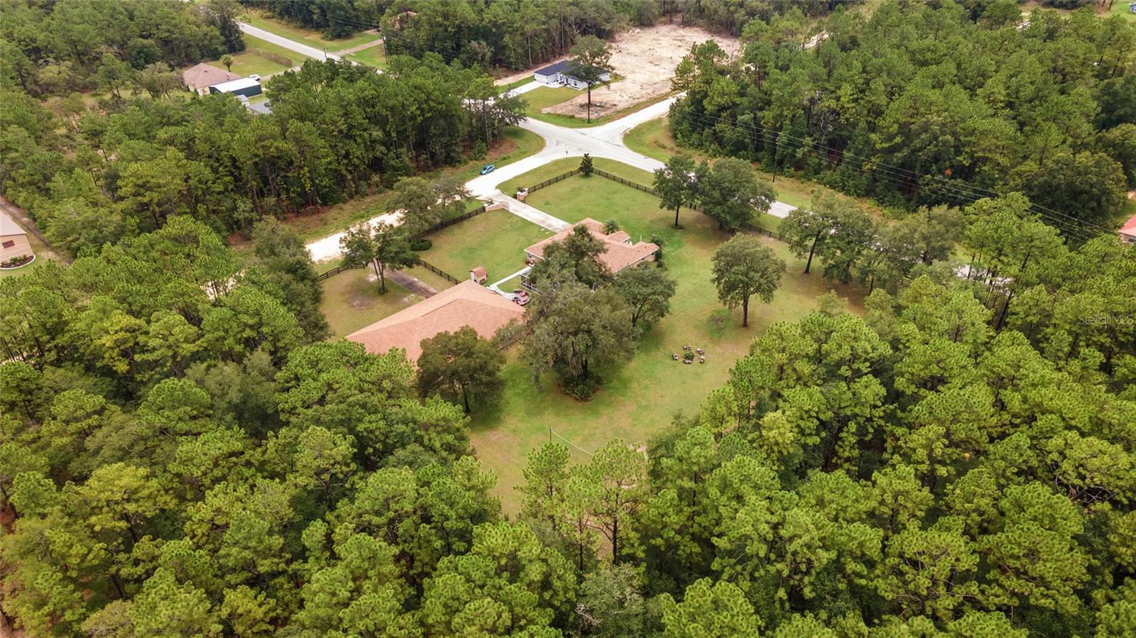 ROLLING HILLS - Residential