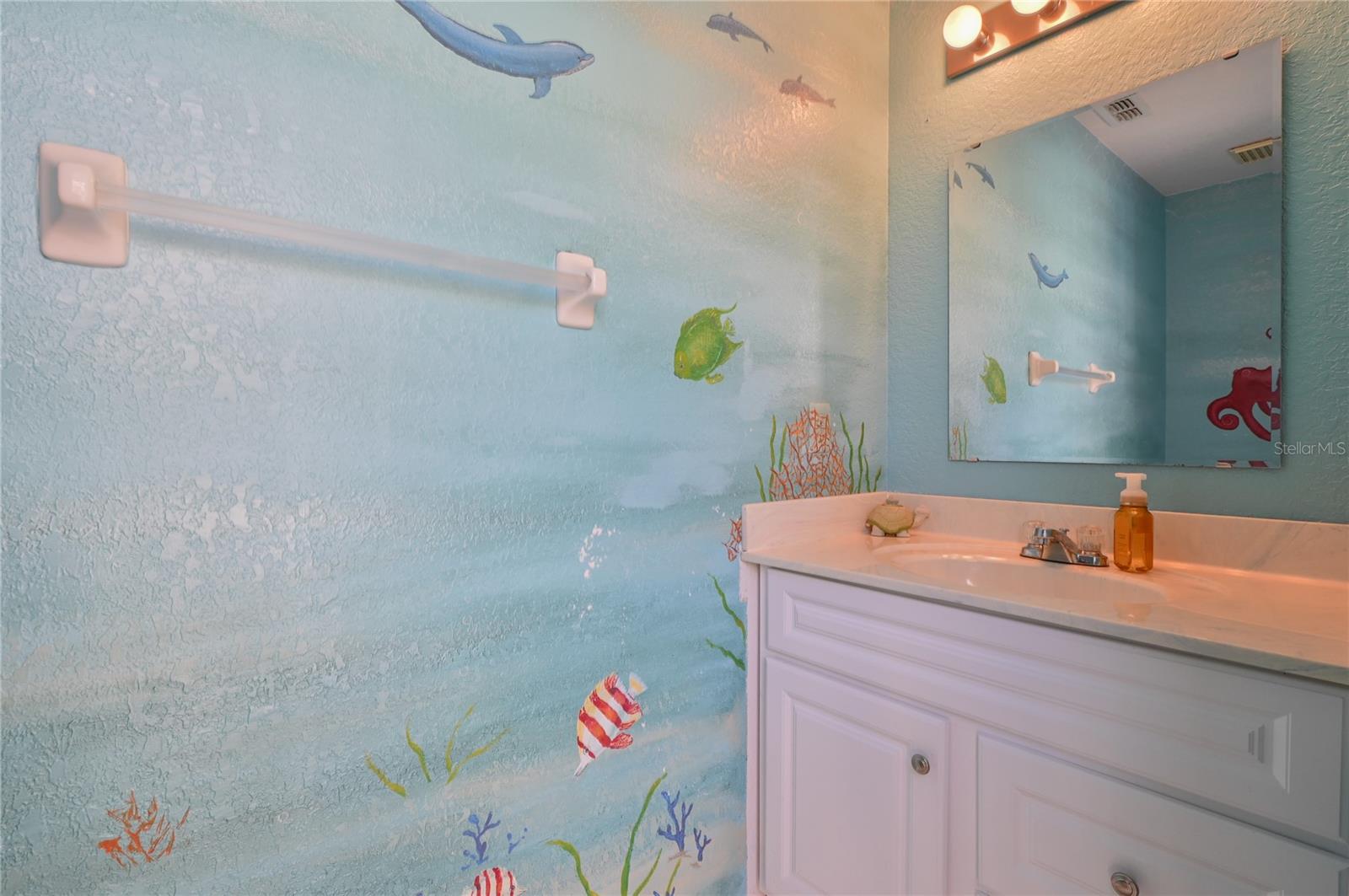 ROLLING HILLS - Residential