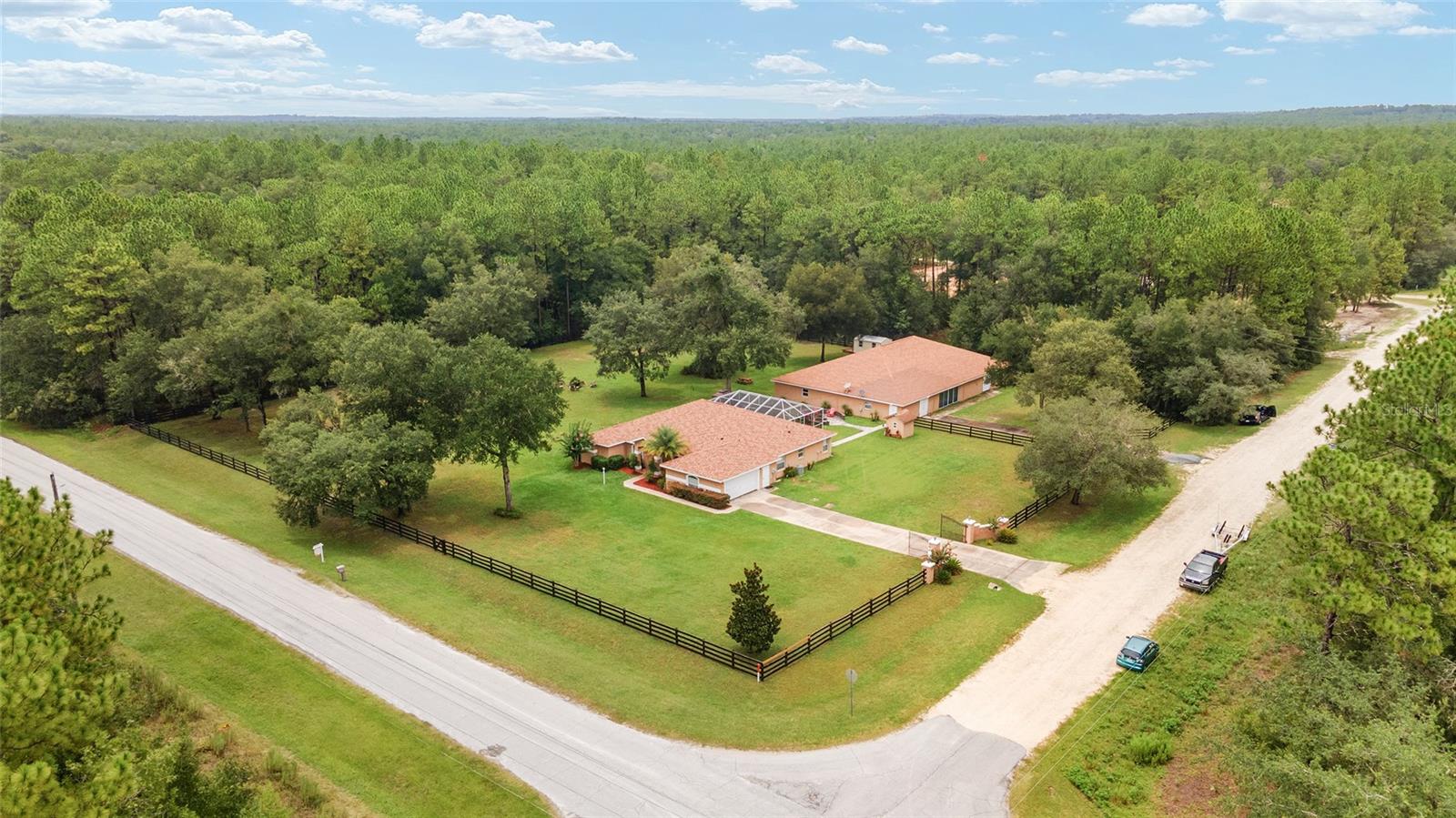 ROLLING HILLS - Residential