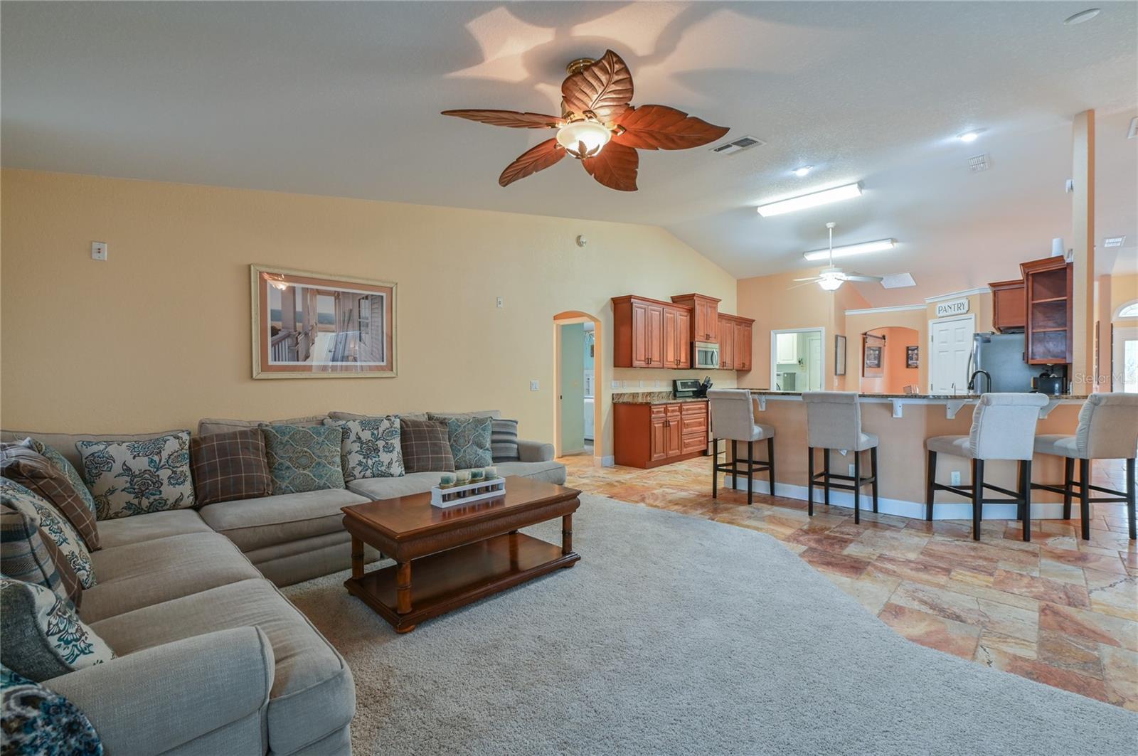 ROLLING HILLS - Residential