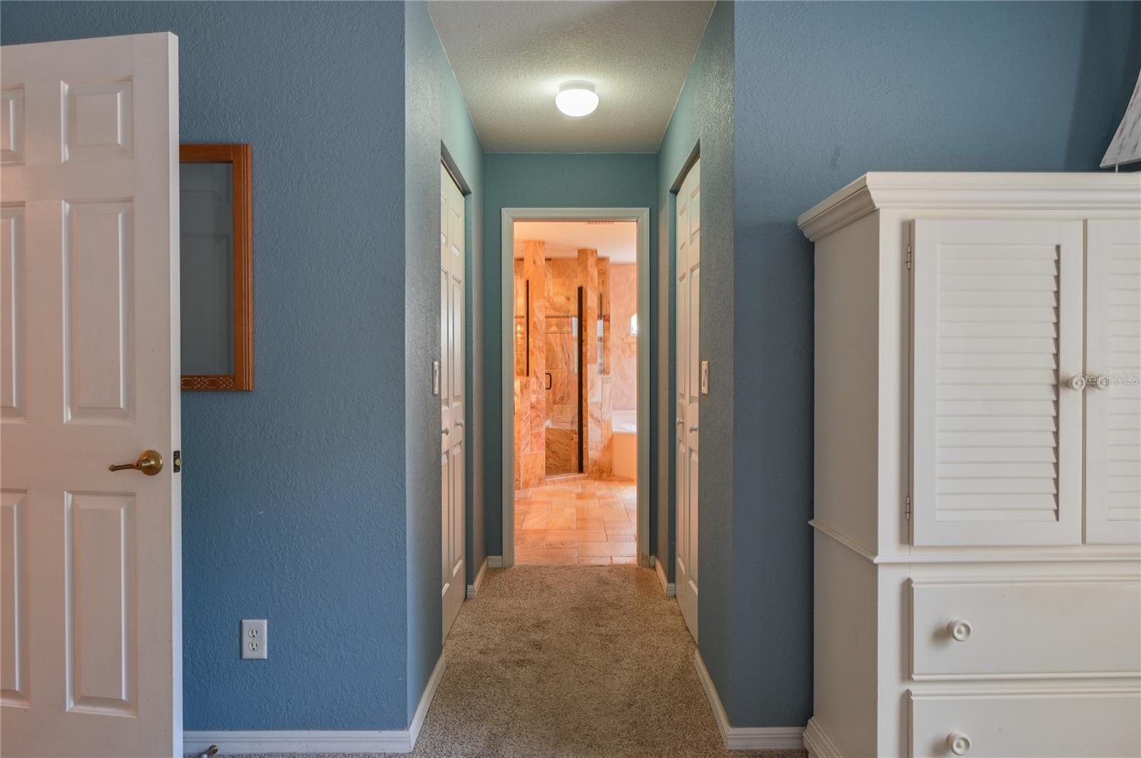 ROLLING HILLS - Residential