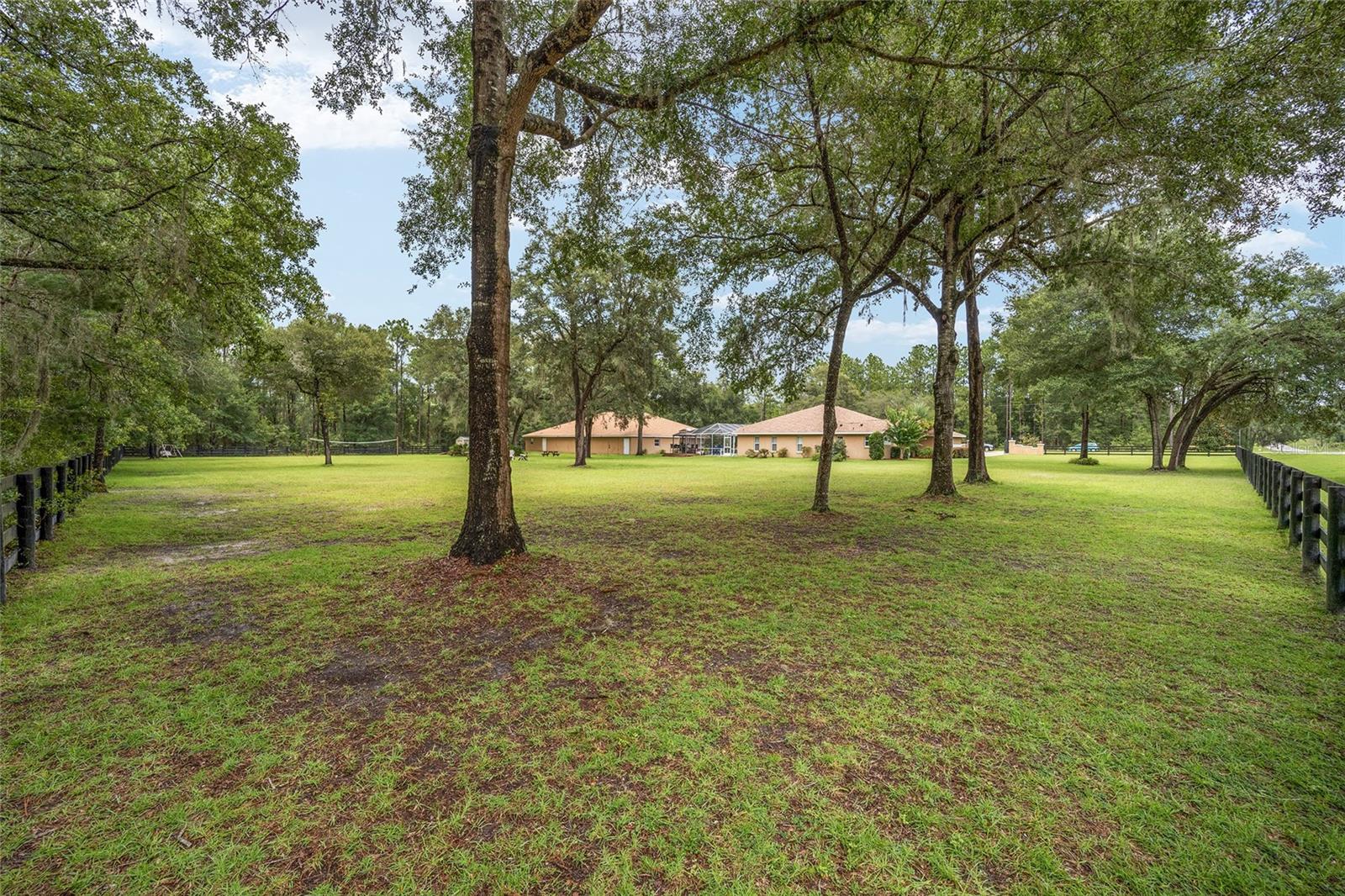 ROLLING HILLS - Residential