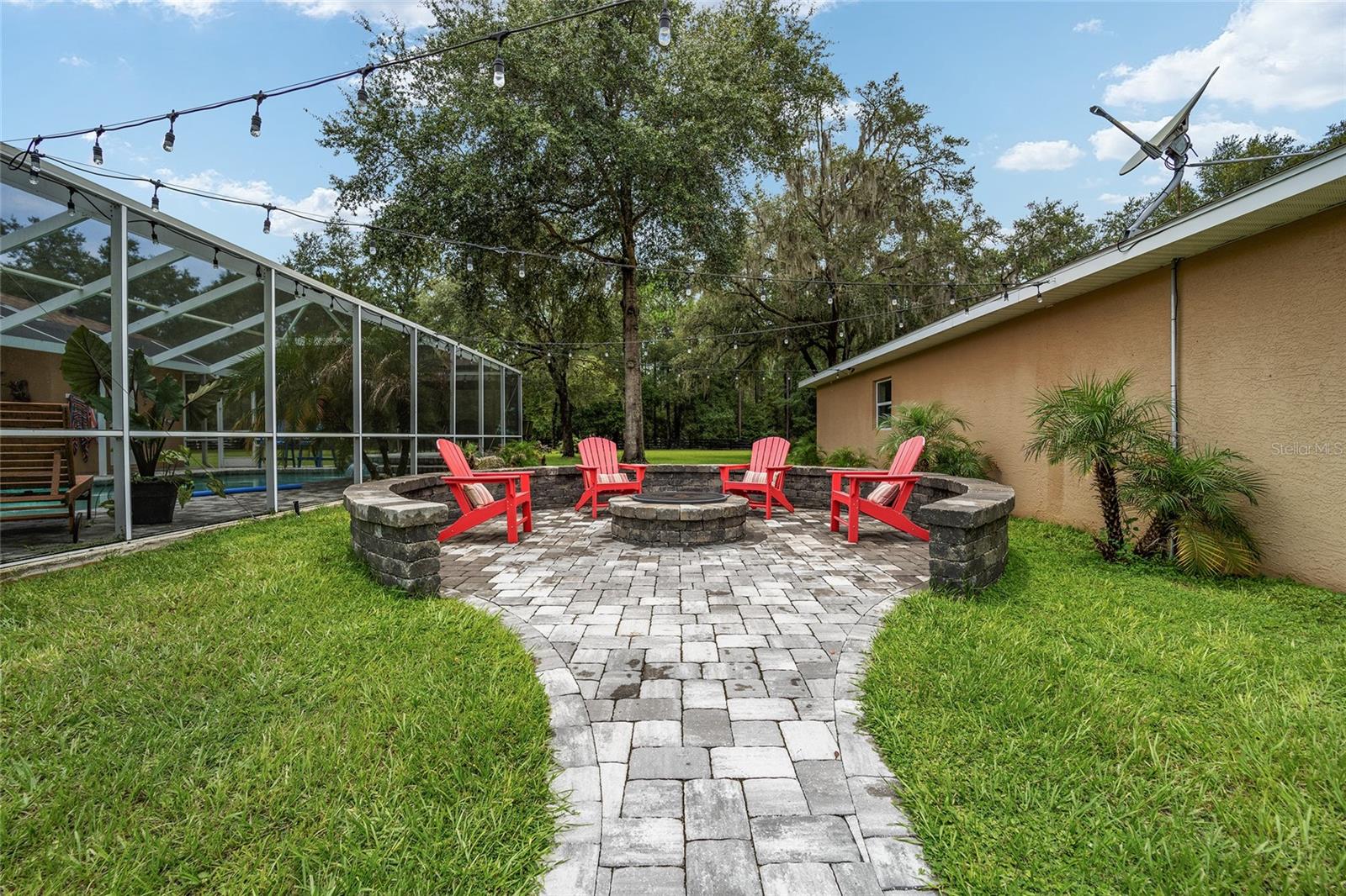 ROLLING HILLS - Residential