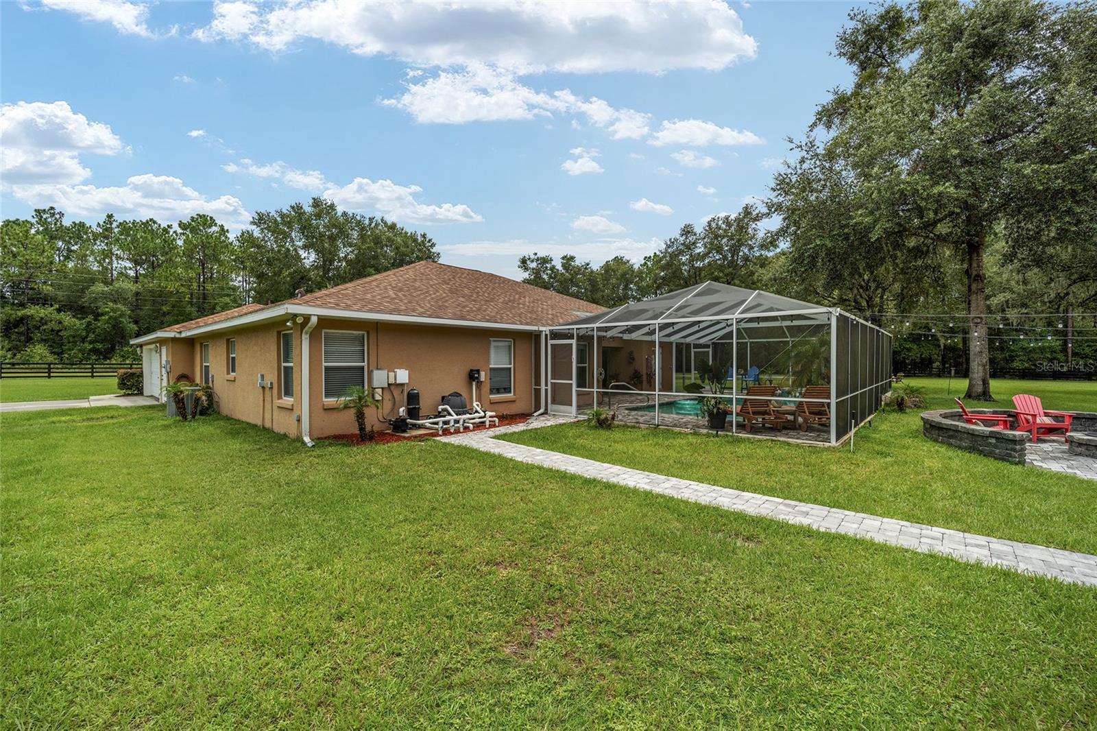 ROLLING HILLS - Residential