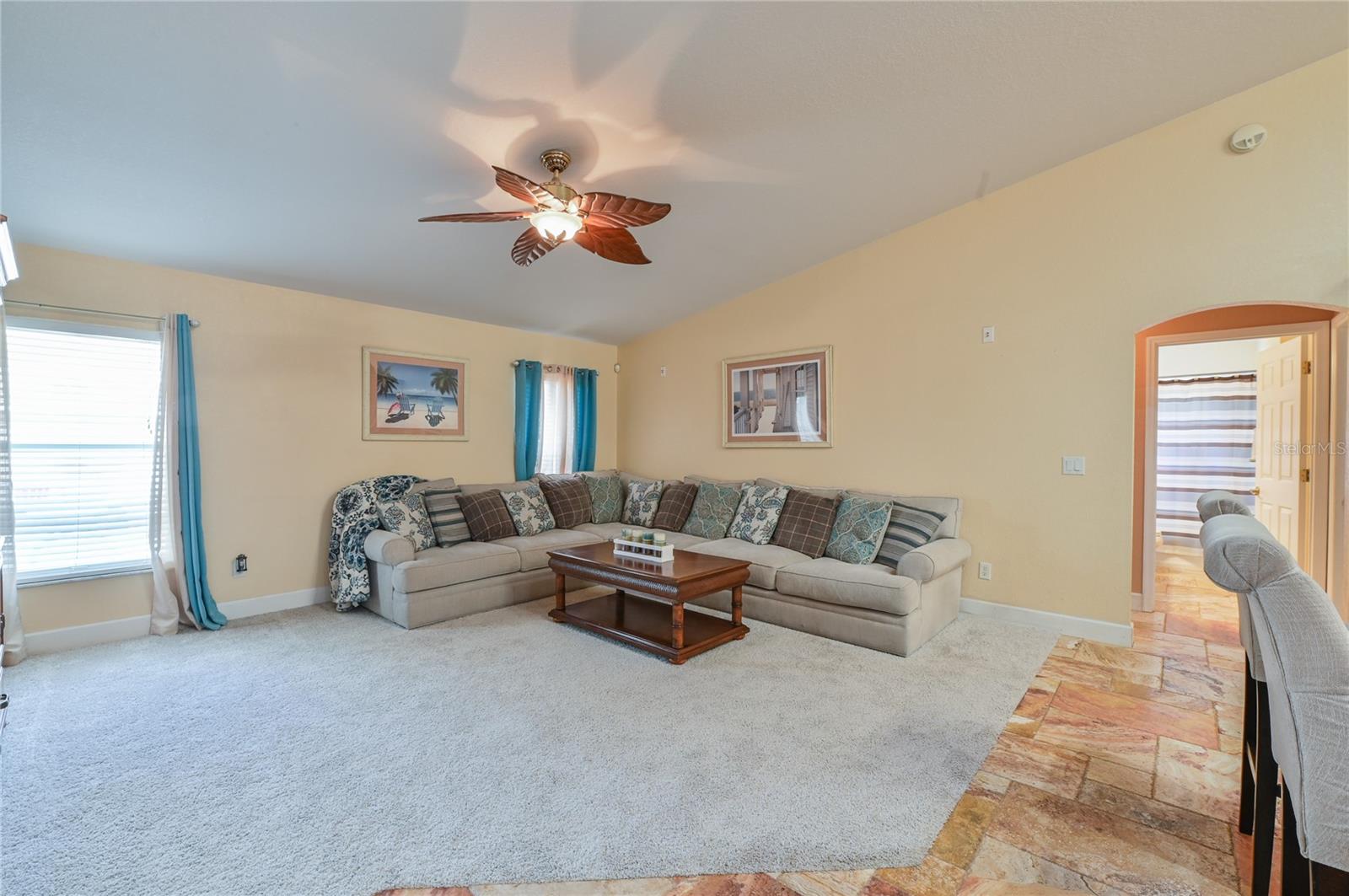 ROLLING HILLS - Residential