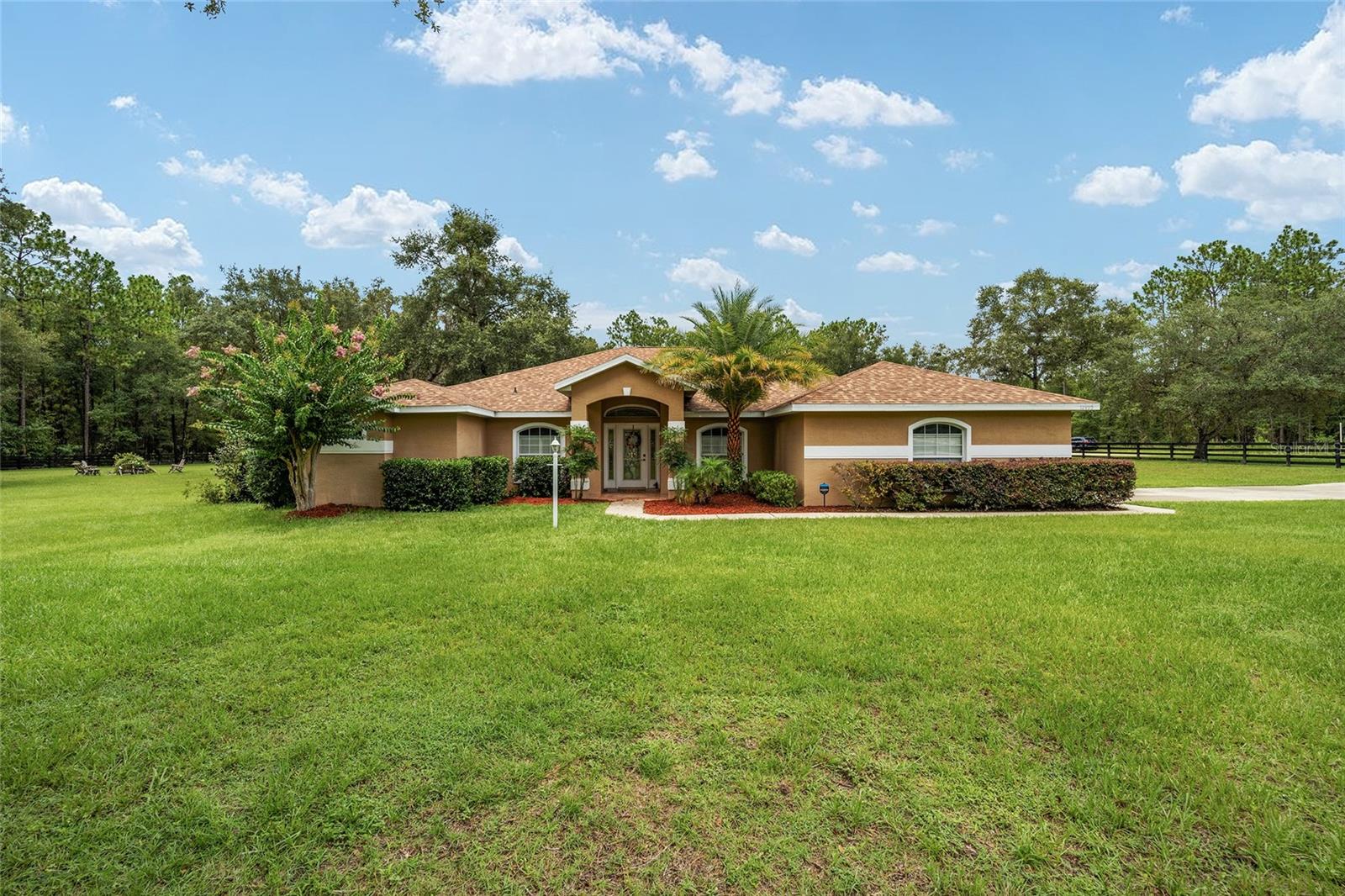 ROLLING HILLS - Residential