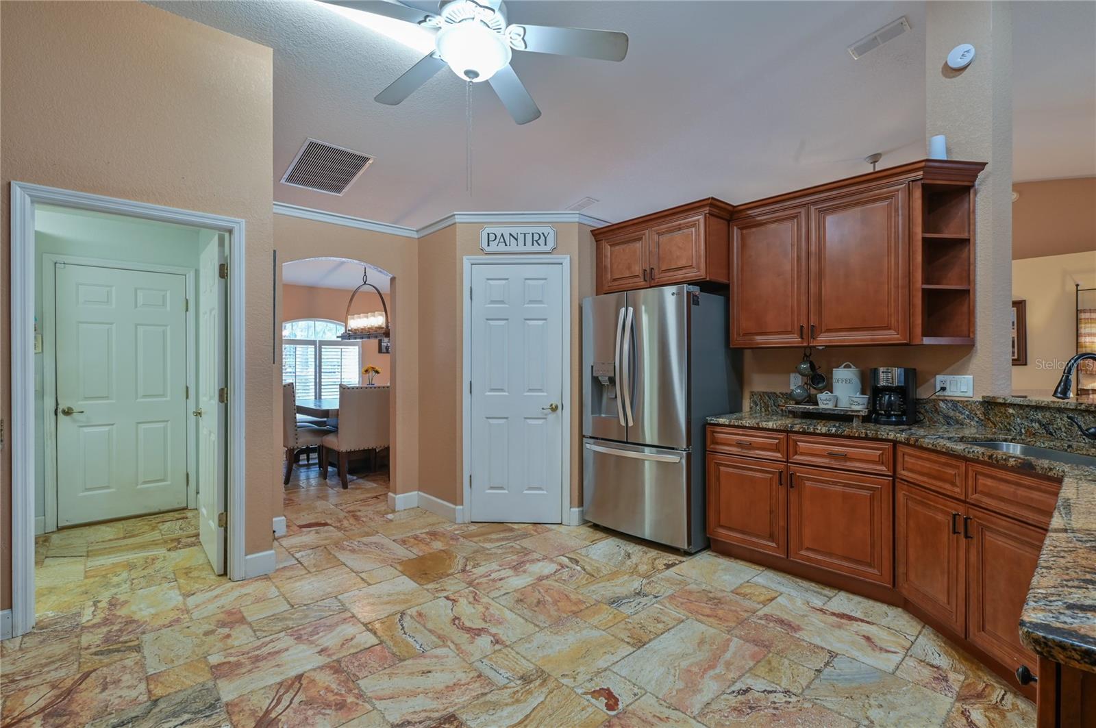 ROLLING HILLS - Residential