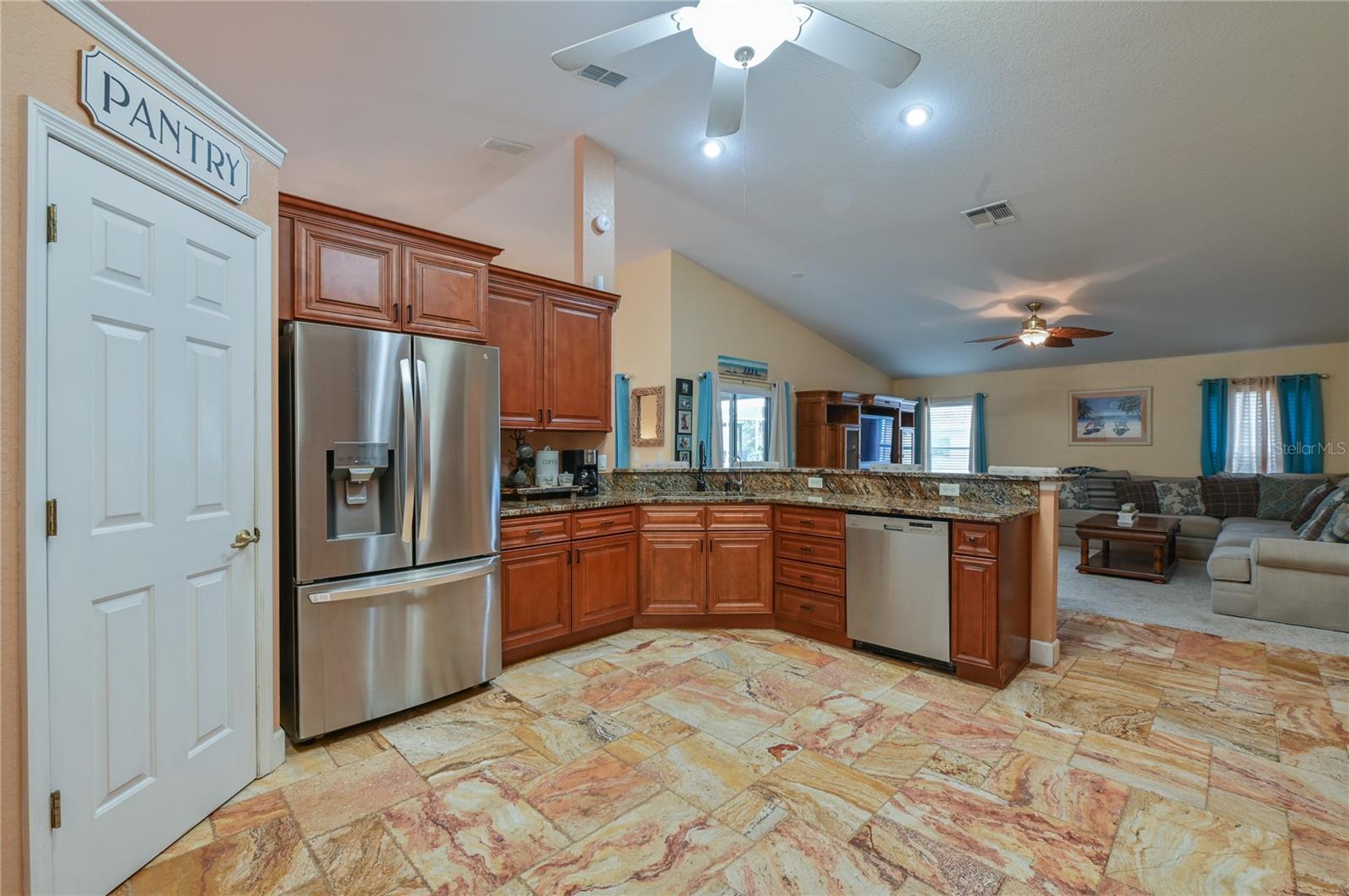 ROLLING HILLS - Residential