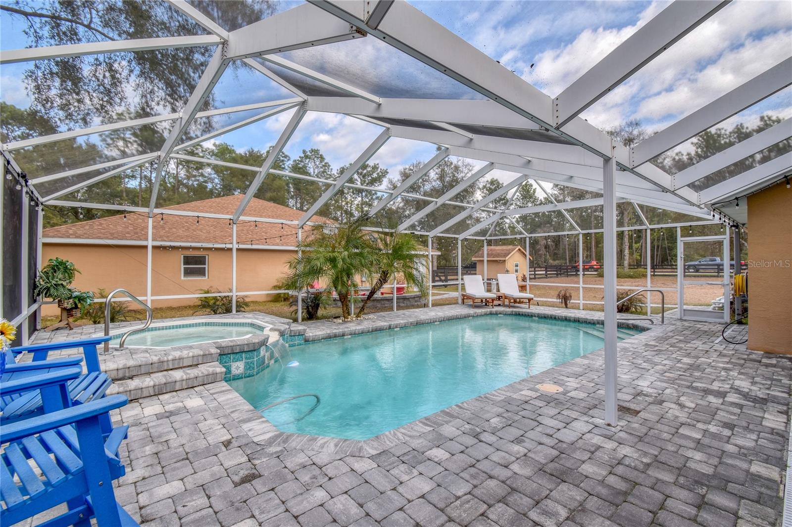 ROLLING HILLS - Residential