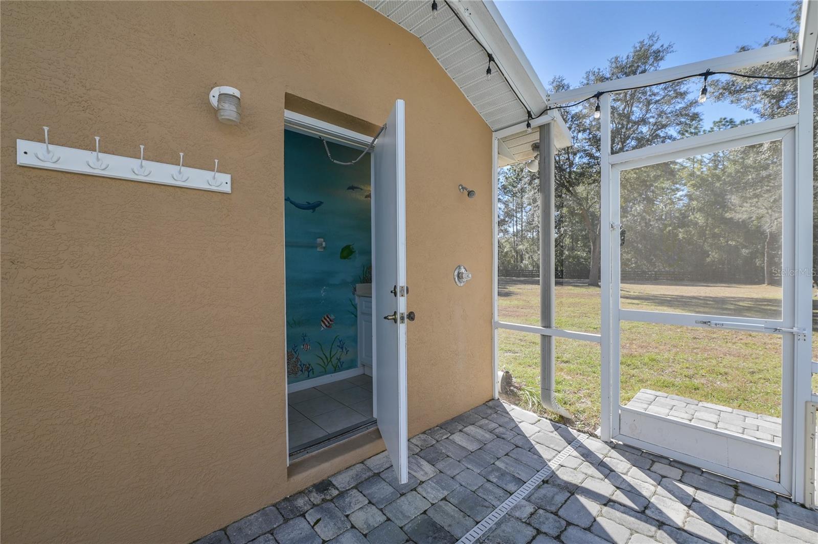 ROLLING HILLS - Residential