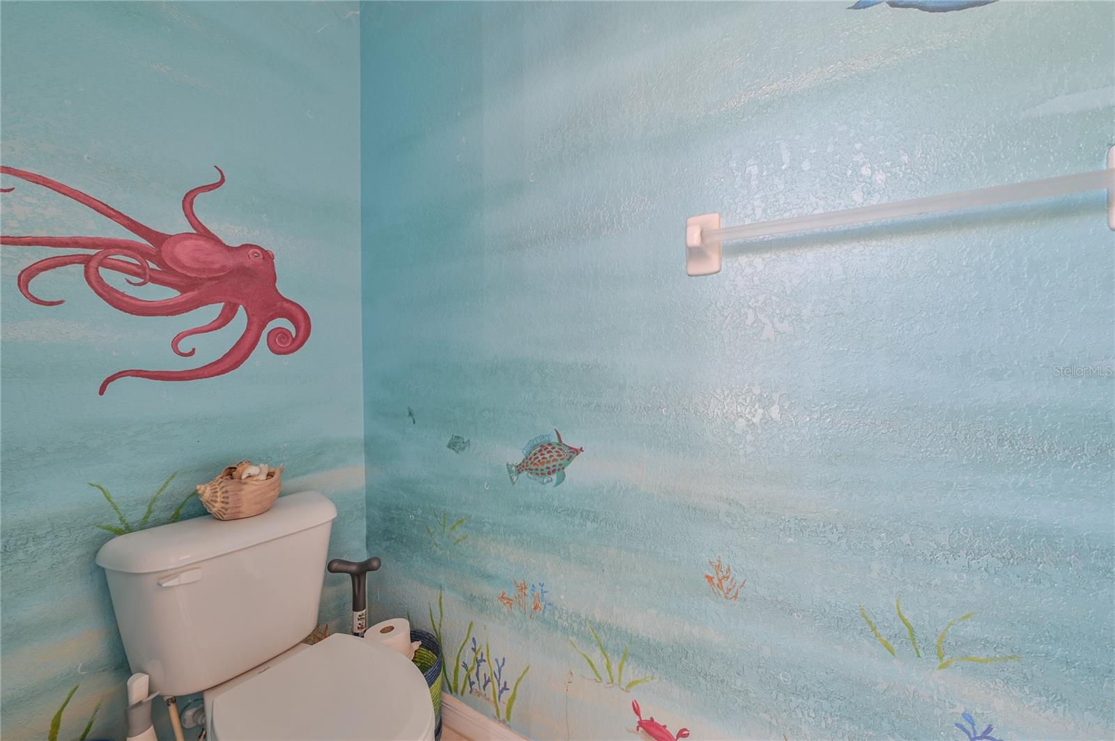 ROLLING HILLS - Residential