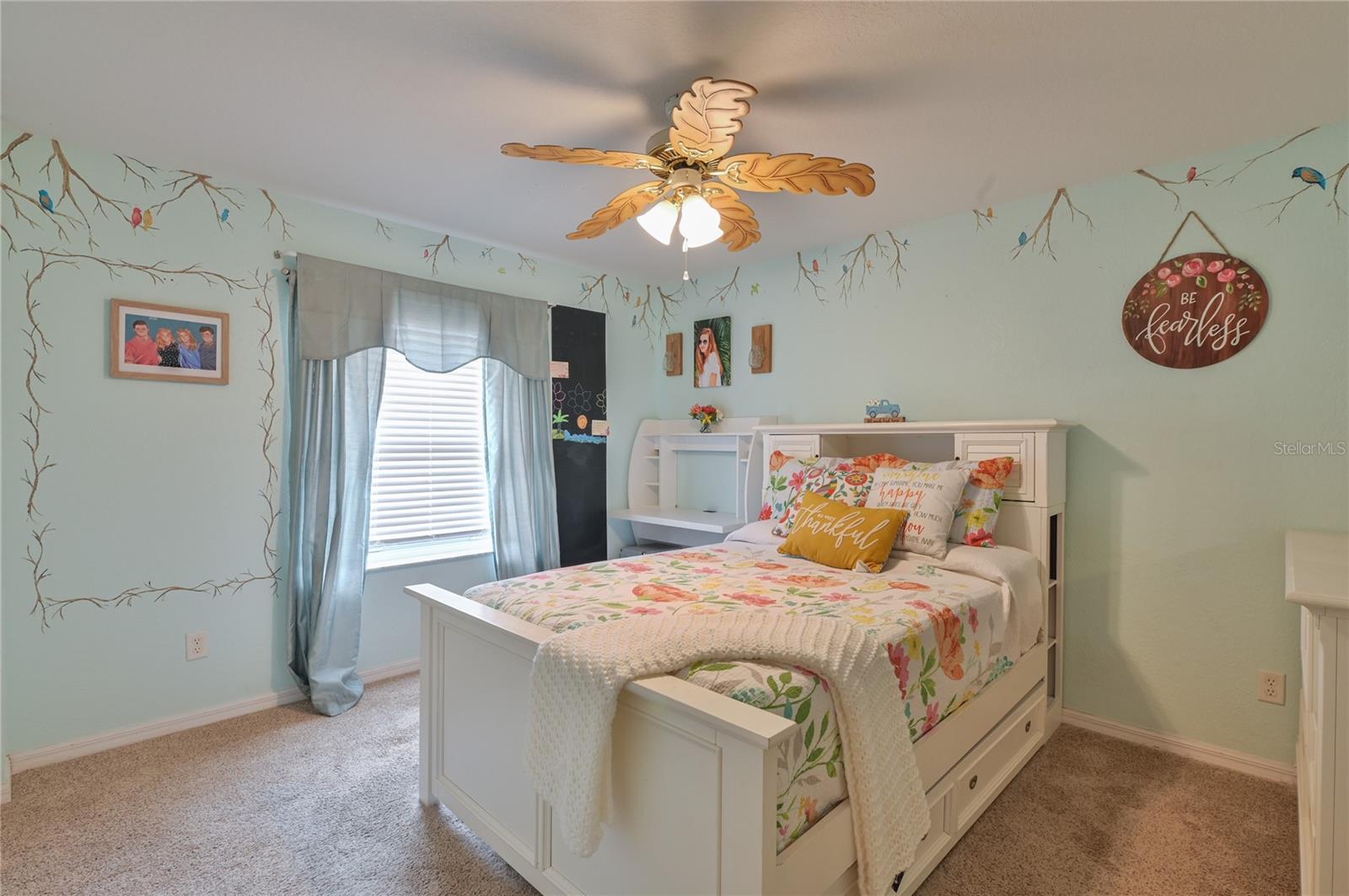 ROLLING HILLS - Residential