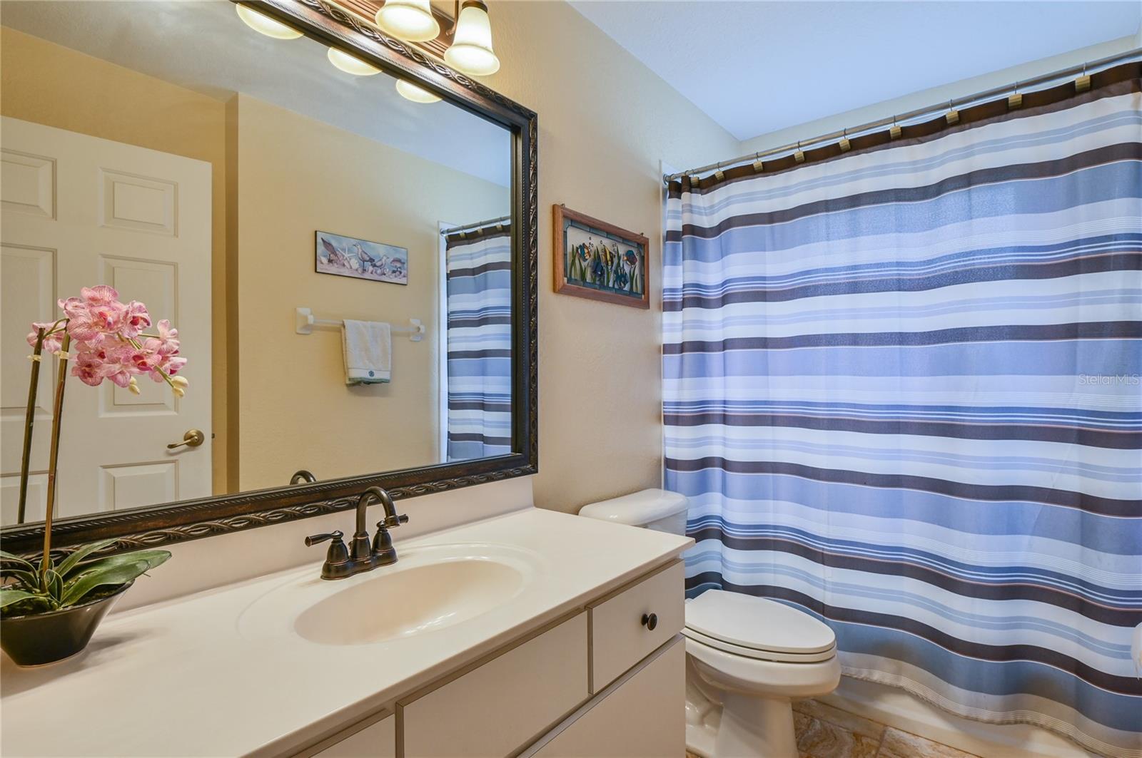 ROLLING HILLS - Residential