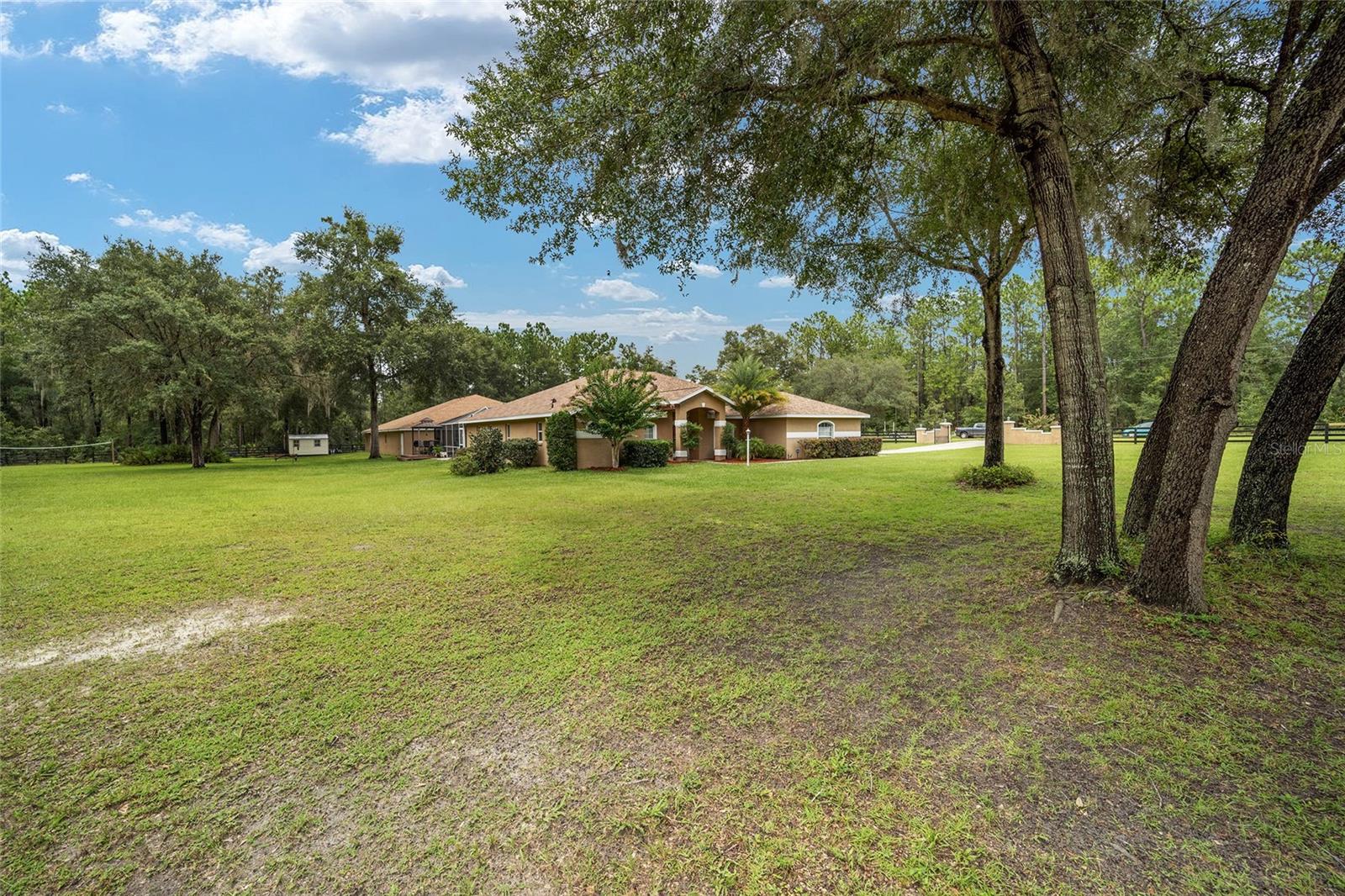 ROLLING HILLS - Residential