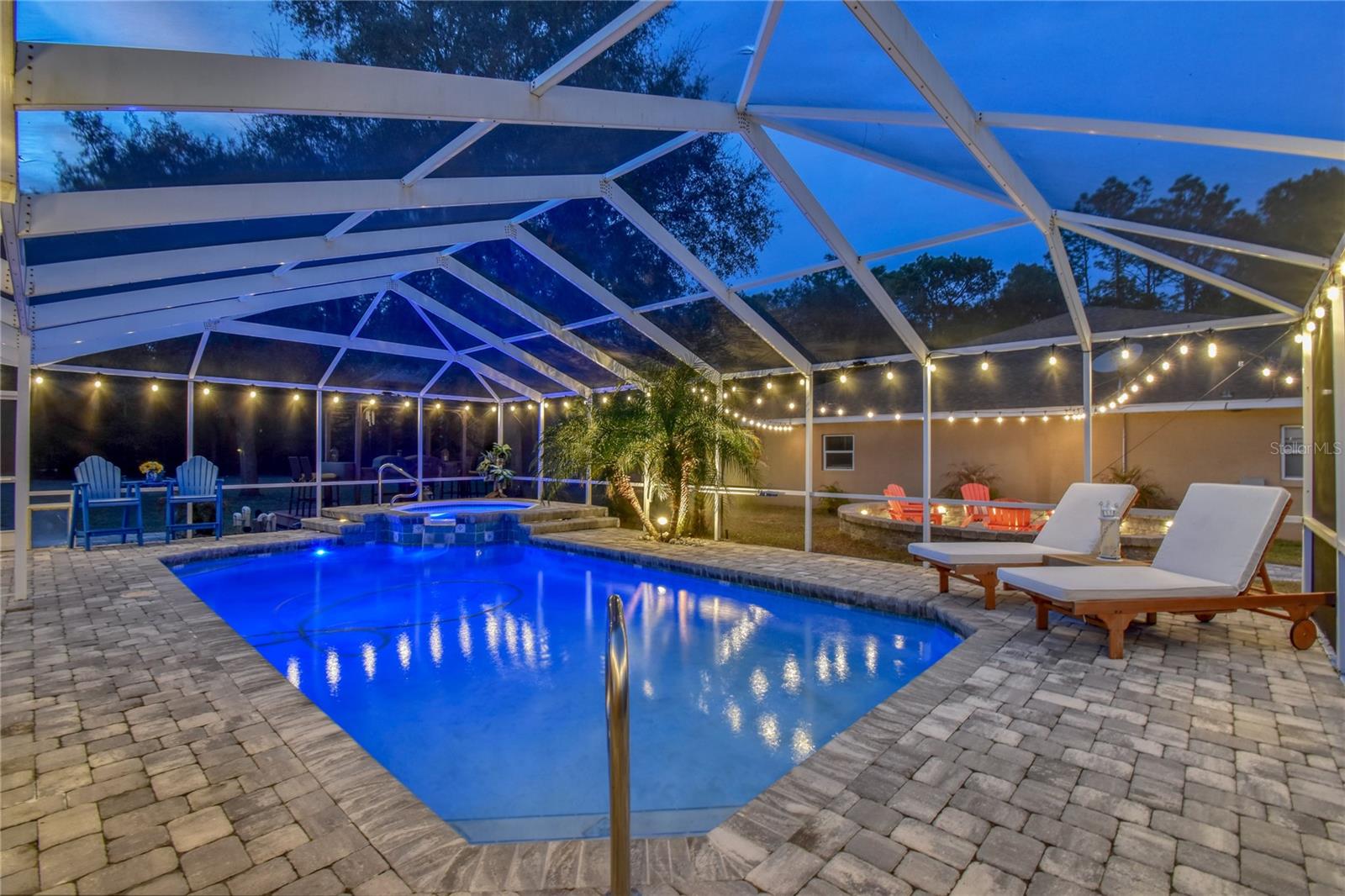 ROLLING HILLS - Residential