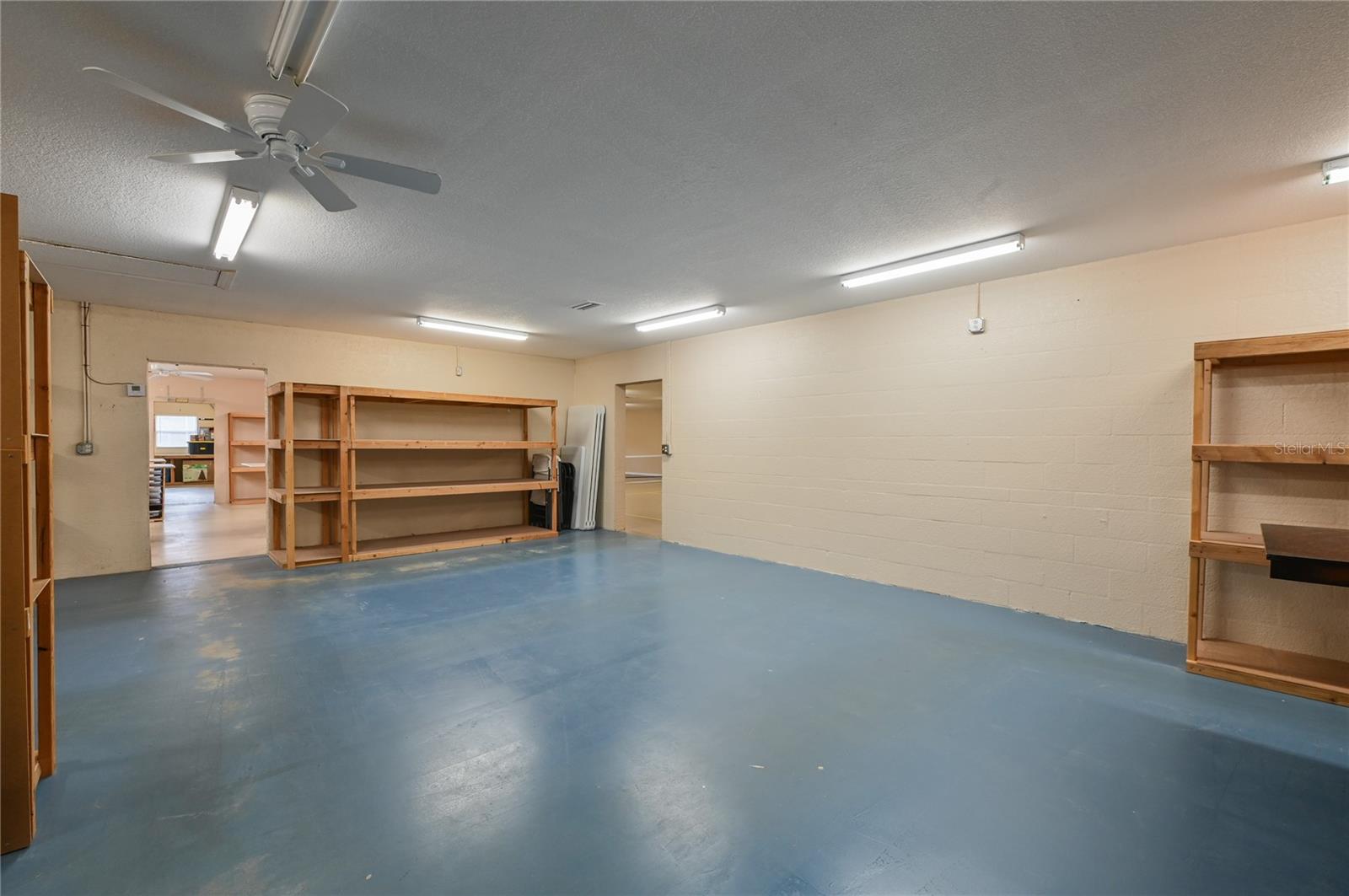 ROLLING HILLS - Residential