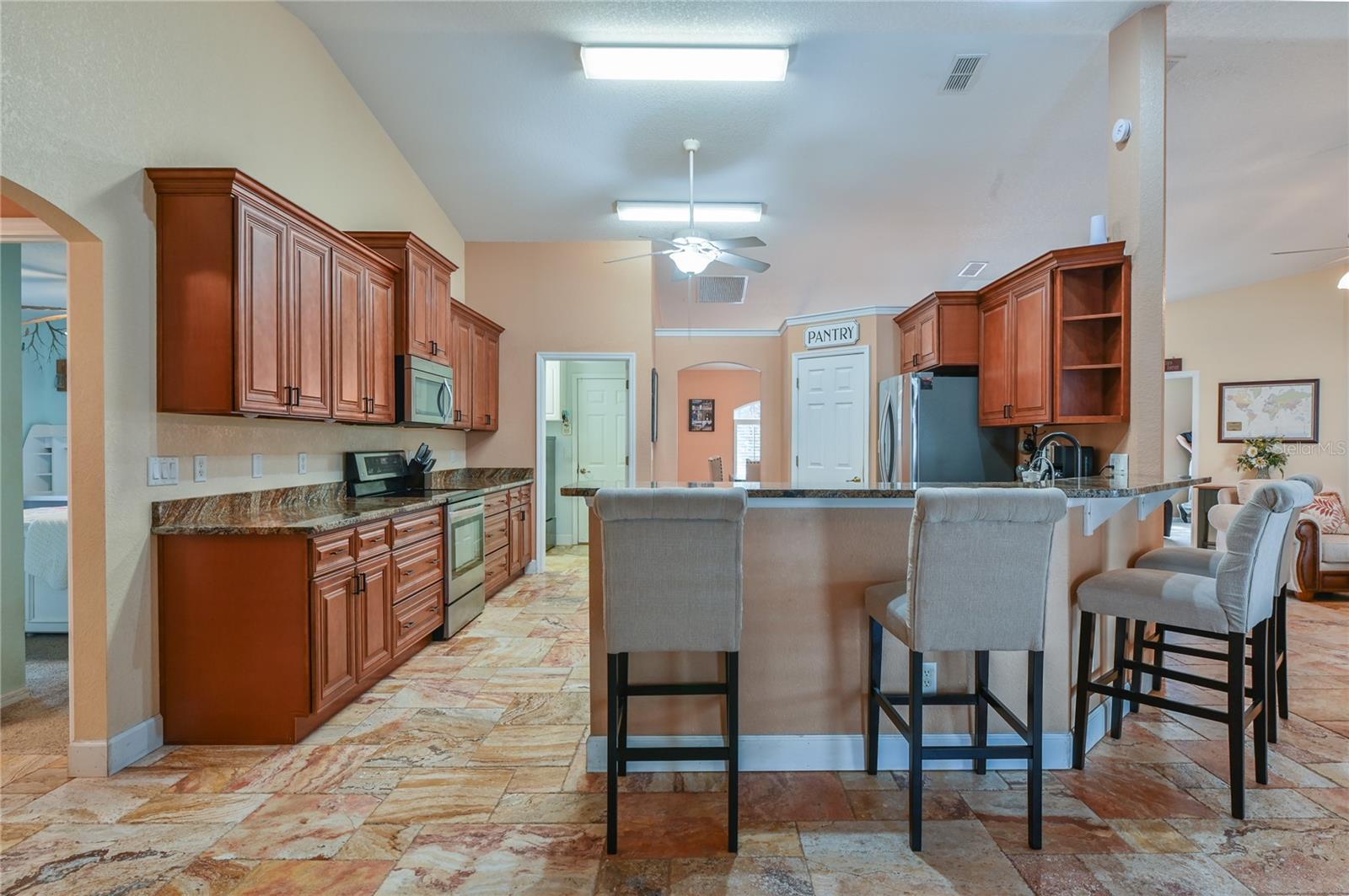 ROLLING HILLS - Residential