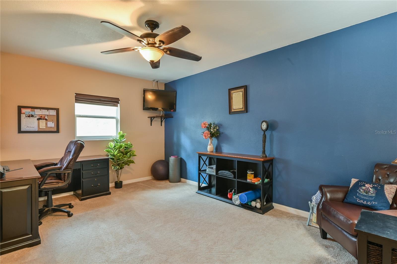 ROLLING HILLS - Residential