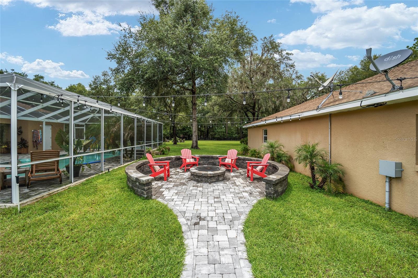 ROLLING HILLS - Residential