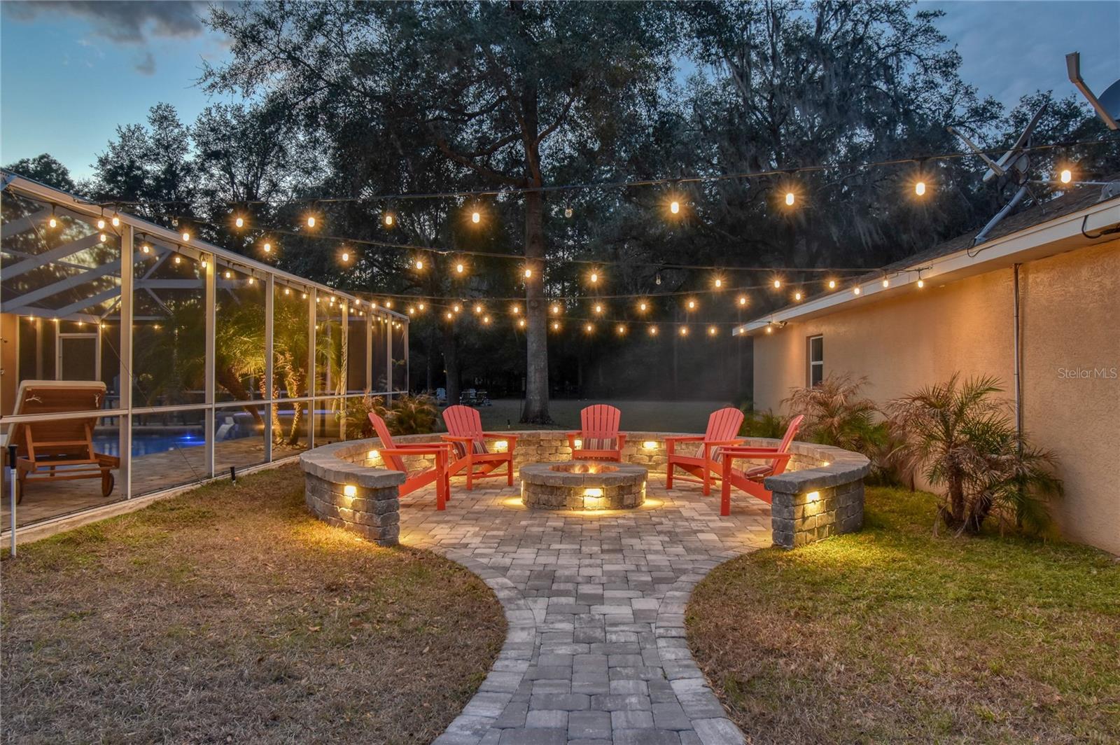 ROLLING HILLS - Residential